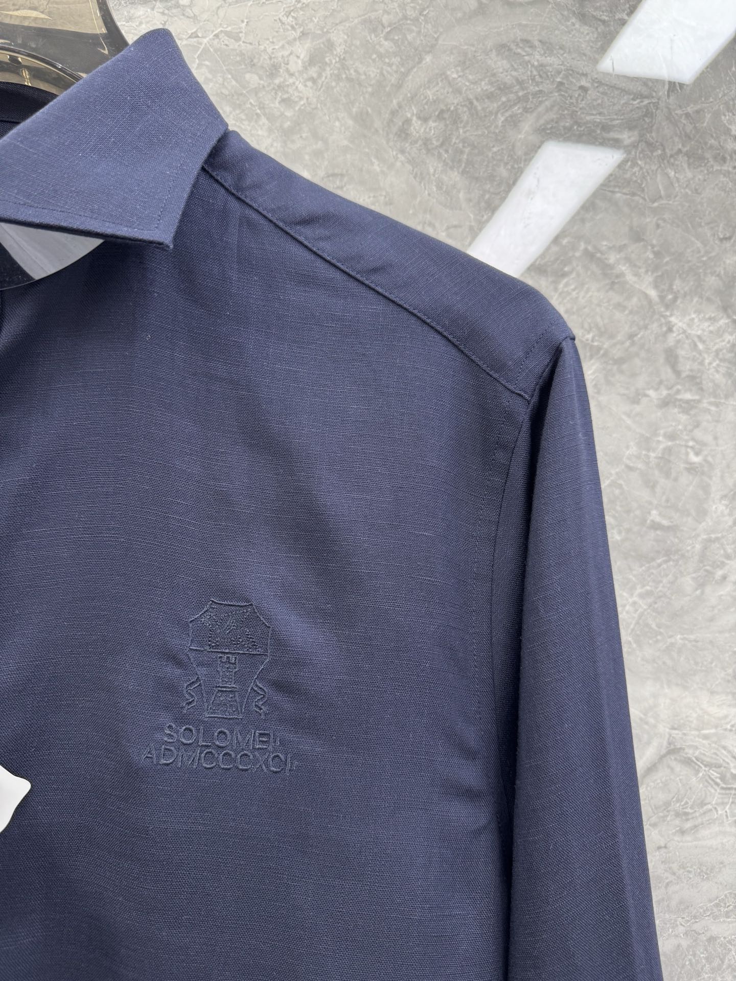 25秋冬新款BC高端棉麻混纺商务衬衣，意大利代工订单，标志性刺绣logo点缀，简约高级的都市气质风范，低