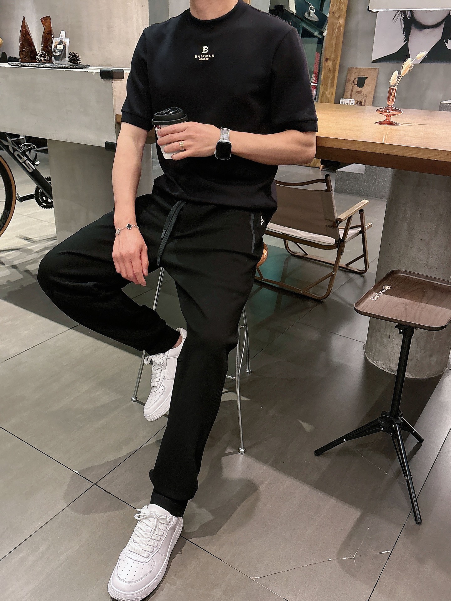 普家🔥🔥春夏新款无痕抗菌针织空气层面料休闲裤，男士红硅胶标识尼龙拼接抽绳长裤。杭城银泰的订单，P家本年度