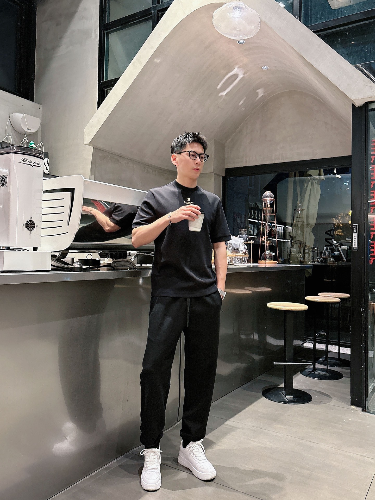 普家🔥🔥春夏新款无痕抗菌针织空气层面料休闲裤，男士红硅胶标识尼龙拼接抽绳长裤。杭城银泰的订单，P家本年度