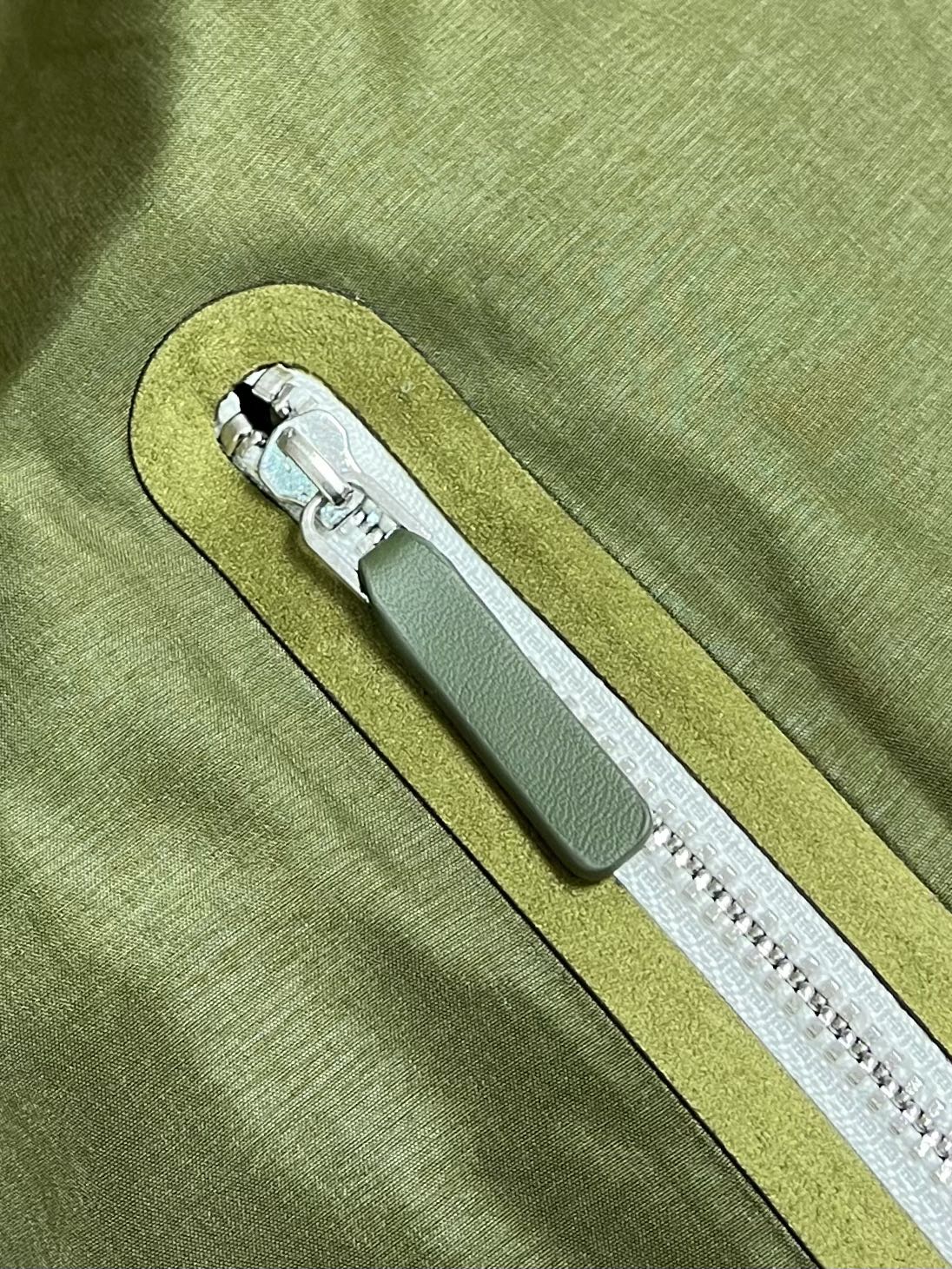 “High-Quality Zegna Men’s Wool Jackets: Elegant Italian Style with Street Fashion Spirit, Ideal for Travel and Leisure” - 图片 9