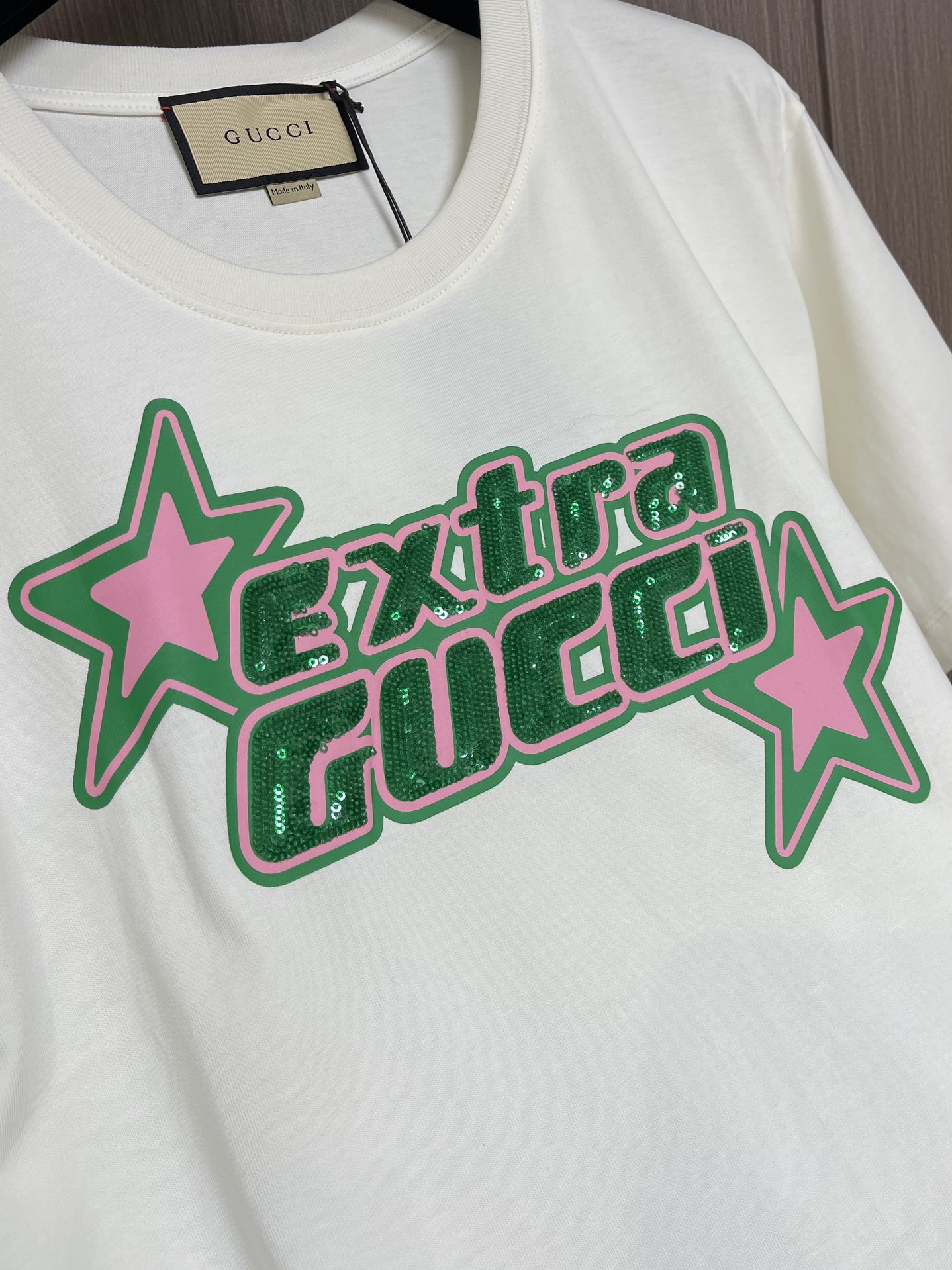 GUCCI2024ss春夏新款针织棉布圆领T恤前胸彩色星星印花搭配绿色亮片点缀经典剪裁版型尺码S-M-L