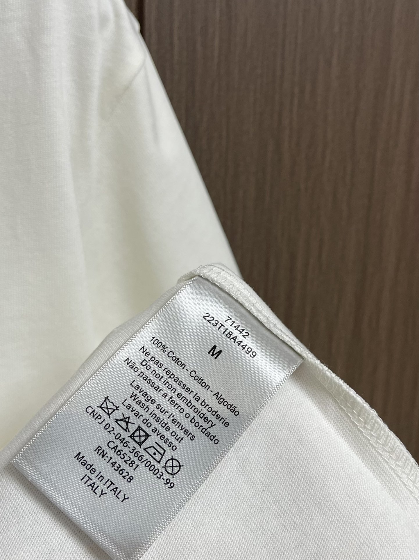 Dior2024SS早春新款小标短袖T恤采用21支双精梳紧密纺纱做洗后310克加密平纹布无尘烧毛加食毛工