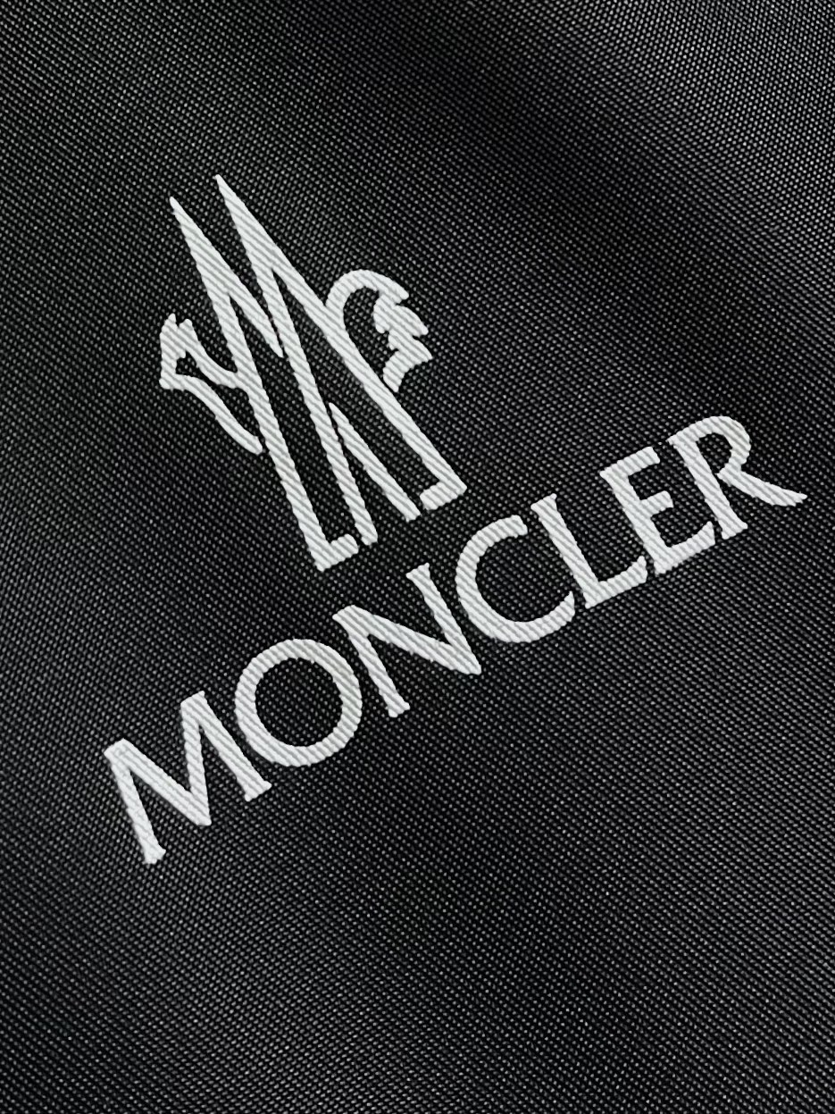 Moncler2024SS秋冬新品男士棒球服外套干练风格100%原版定制面料做工细节一丝不苟出品0挑剔尺