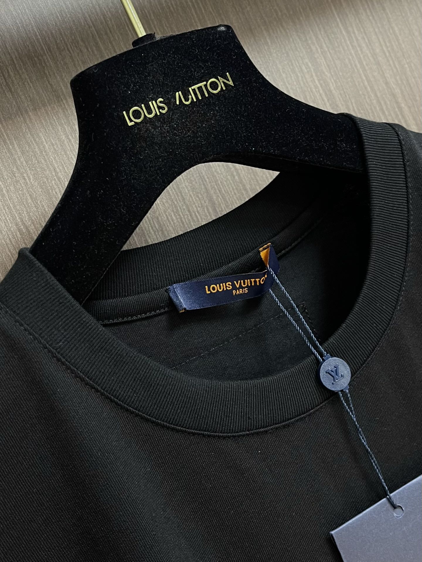 LV龙年系列2024SS春夏新款圆领短袖t恤规格采用实打实240克100纯棉定织定染！属于高敏感特殊色我