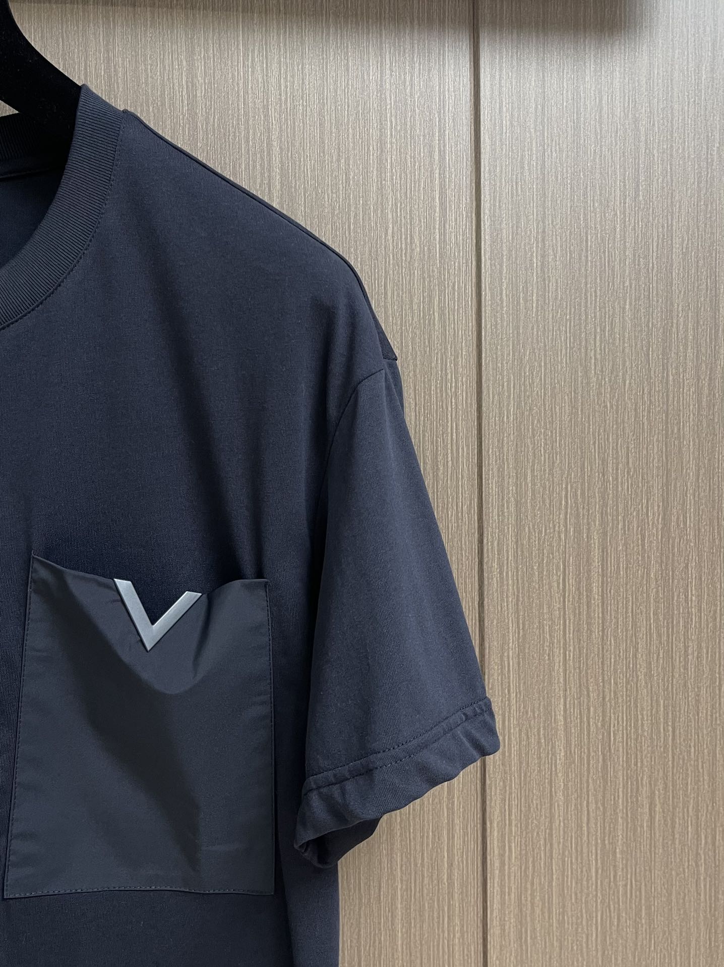 Valentino2024ss新款圆领T恤进口长绒棉舒适透气质地细密柔软螺纹面料整体定制定染先完美的凹凸