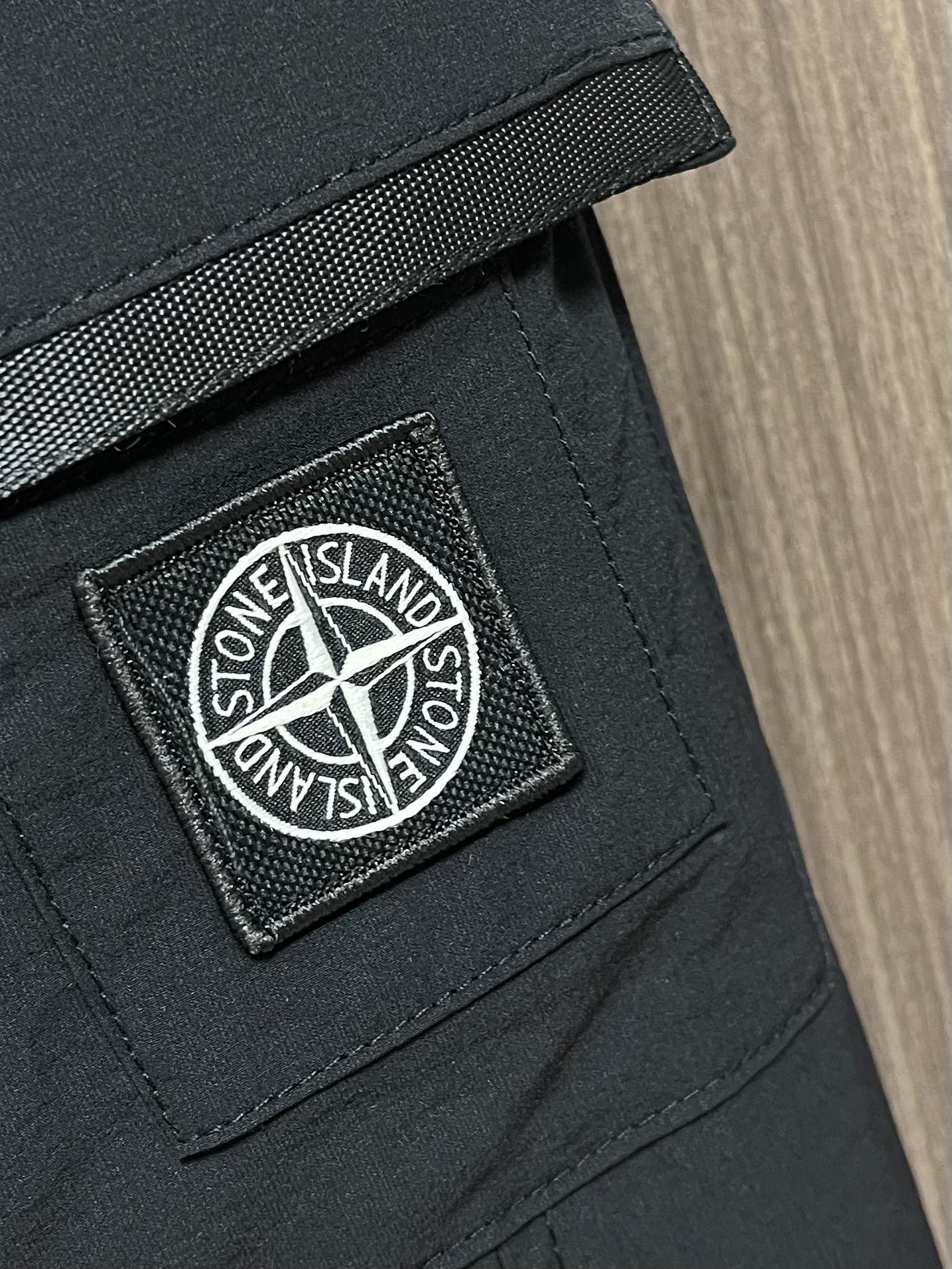 stoneisland石头岛新款立体夹克外套保持着一贯低调且硬汉的风格简洁且个性原厂工艺加工定制辅料配件