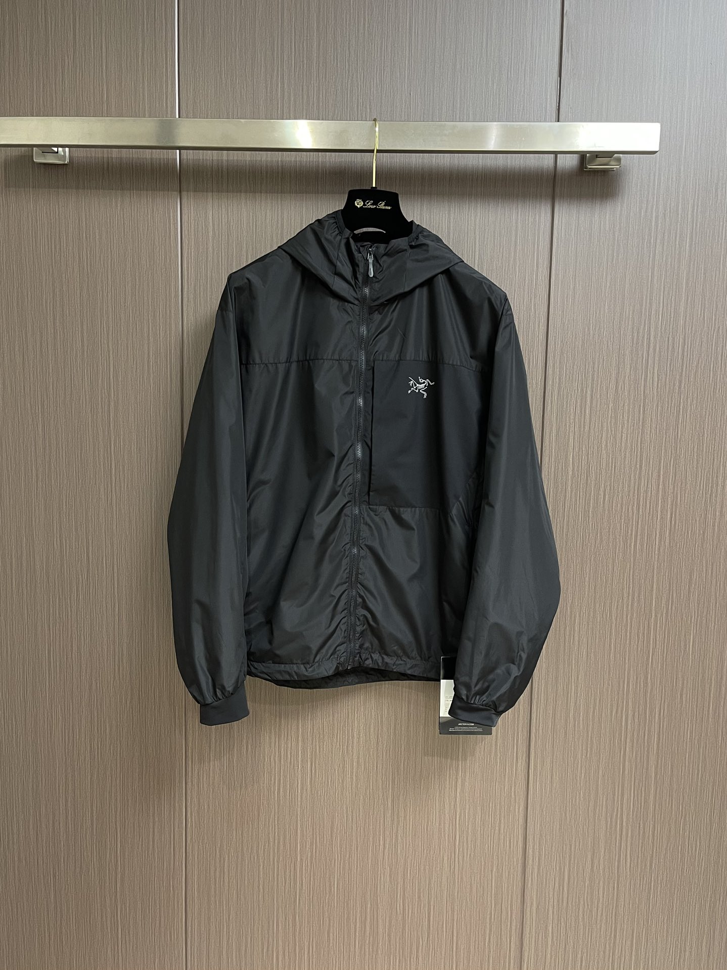 Arc’teryx AAAAA
 Clothing Coats & Jackets Spring Collection Hooded Top