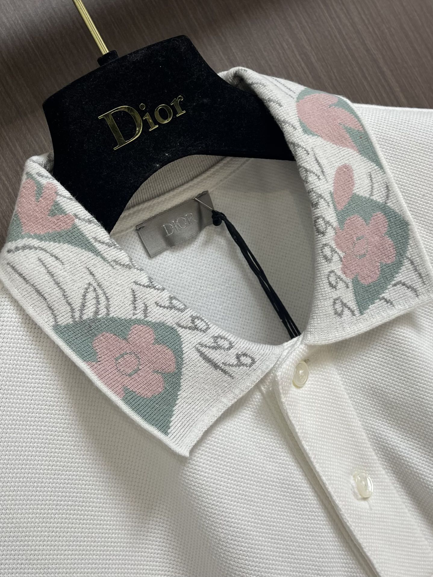 Dior2024SS新款POLO衫领口螺纹定制定染完全没有色差多次比对定这个螺纹就等了半个多月！高级感十