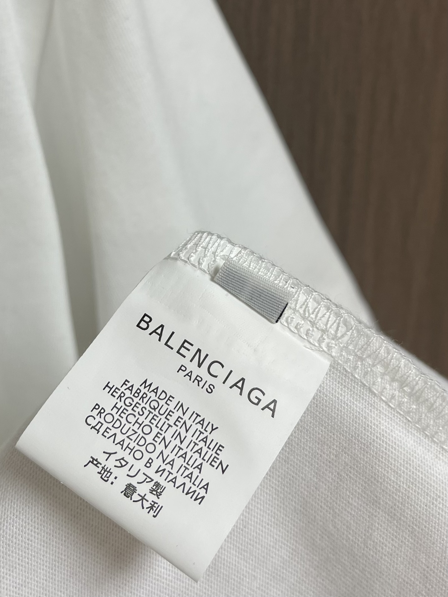 Balenciaga巴黎世家bb刺绣短袖T恤面料采用巴黎zP定织定染全棉双纱精棉克重260克布面干净布纹