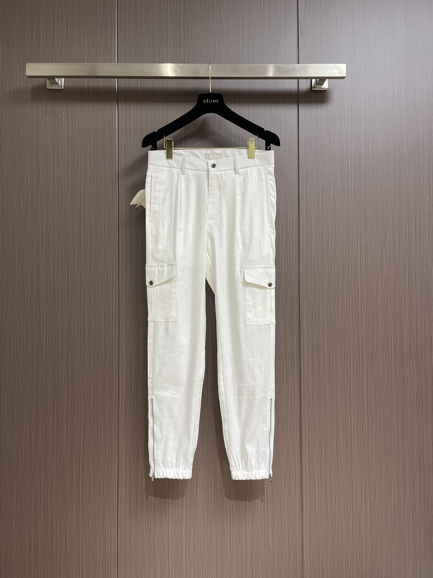 NO:451538,brunello cucineli bc brunello.  Cucinelli SS New Casual Pants!  Customized fabrics are breathable and comfortable, with impeccable details, and the brand element design concept reflects high quality. They feel delicate and soft!  It is casually cut, with a great upper body style!  Size 46-54, brunello cucinelli,alexander wang19860909brunello cucineli bc 布鲁内洛．库奇内利 ss新款休闲裤！定制面料 透气舒适度高,细节无可挑剔,品牌元素设计理念,体现高品质.手感细腻柔软！呈现休闲裁剪,上身版型超赞！尺码46-54,,brunello cucinelli,alexander wang,Men's clothing