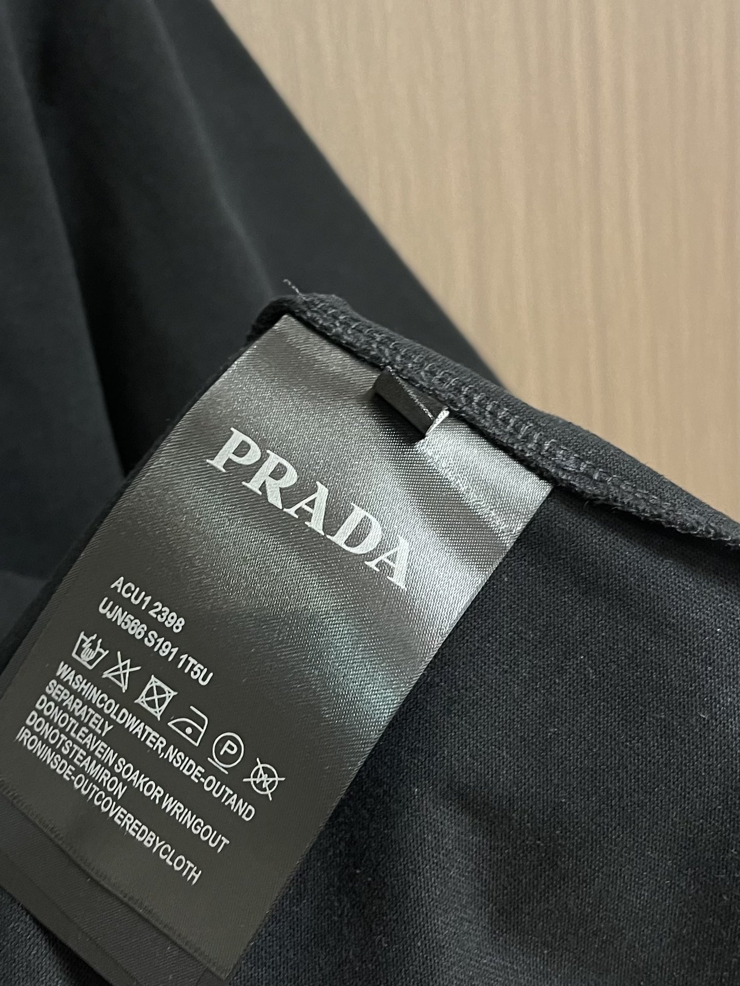 Prada2024SS字母印花图案圆领T恤！进口面料款独特设计采用进口高端订制面料面料版型超赞尺码M-3