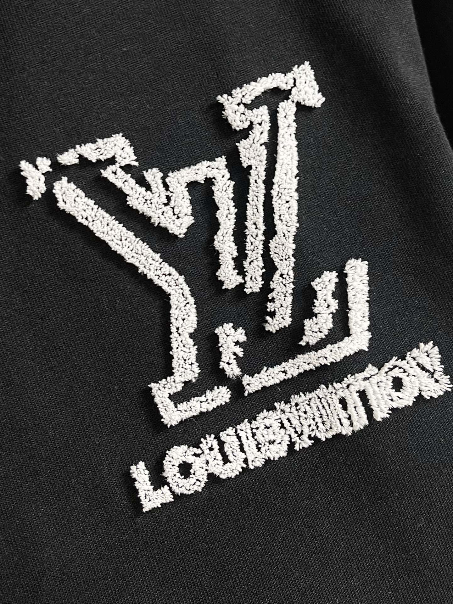 LV2024ss牙刷绣艺术字母短袖T恤整衣重工高端牙刷刺绣不起皱！面料采用260克重纯棉定制32支2*2