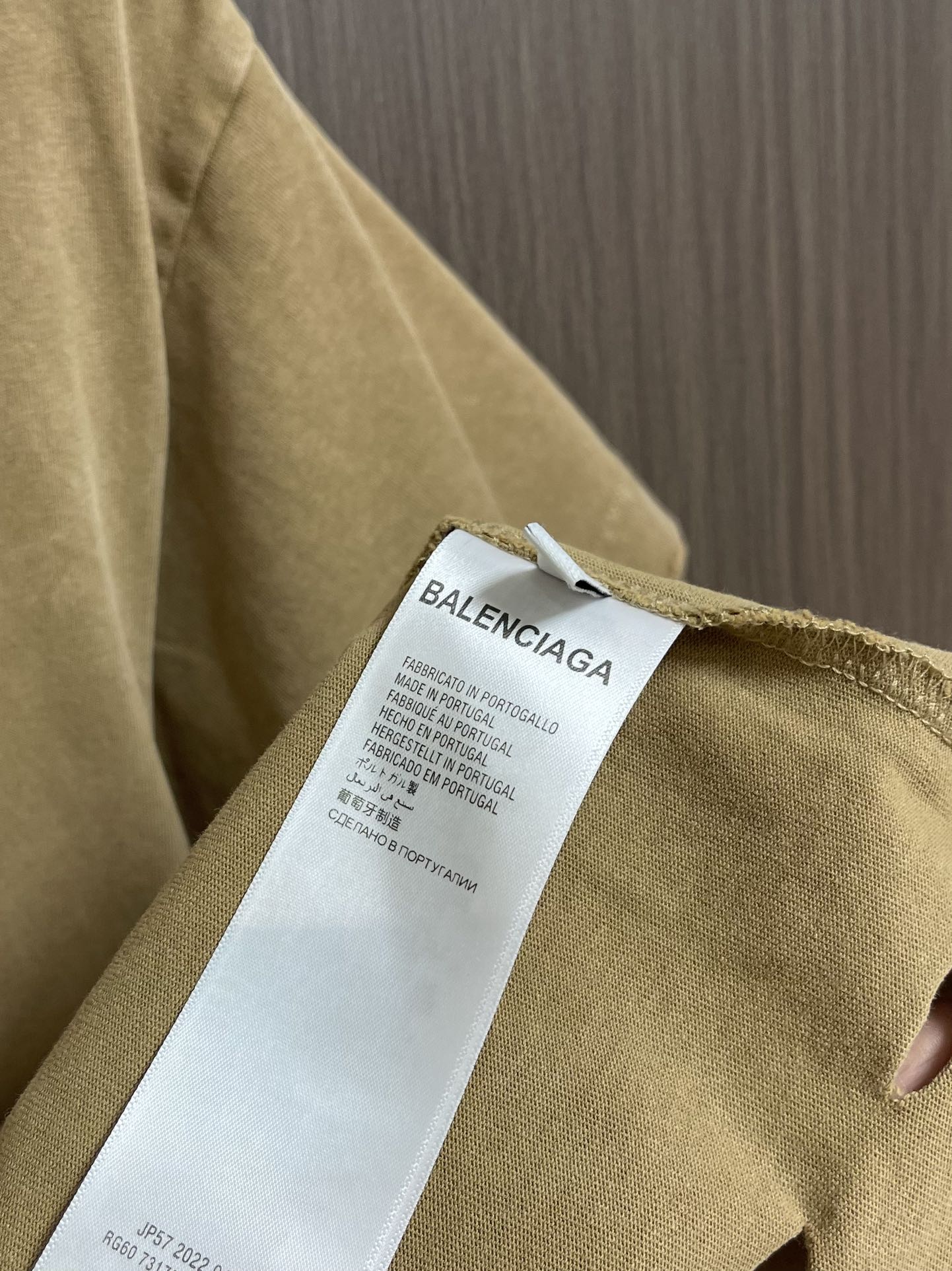 BALENCIAGA2024SS春夏新款男女同款短袖T恤！字母logo印花工艺设计做旧破洞设计！精选客供