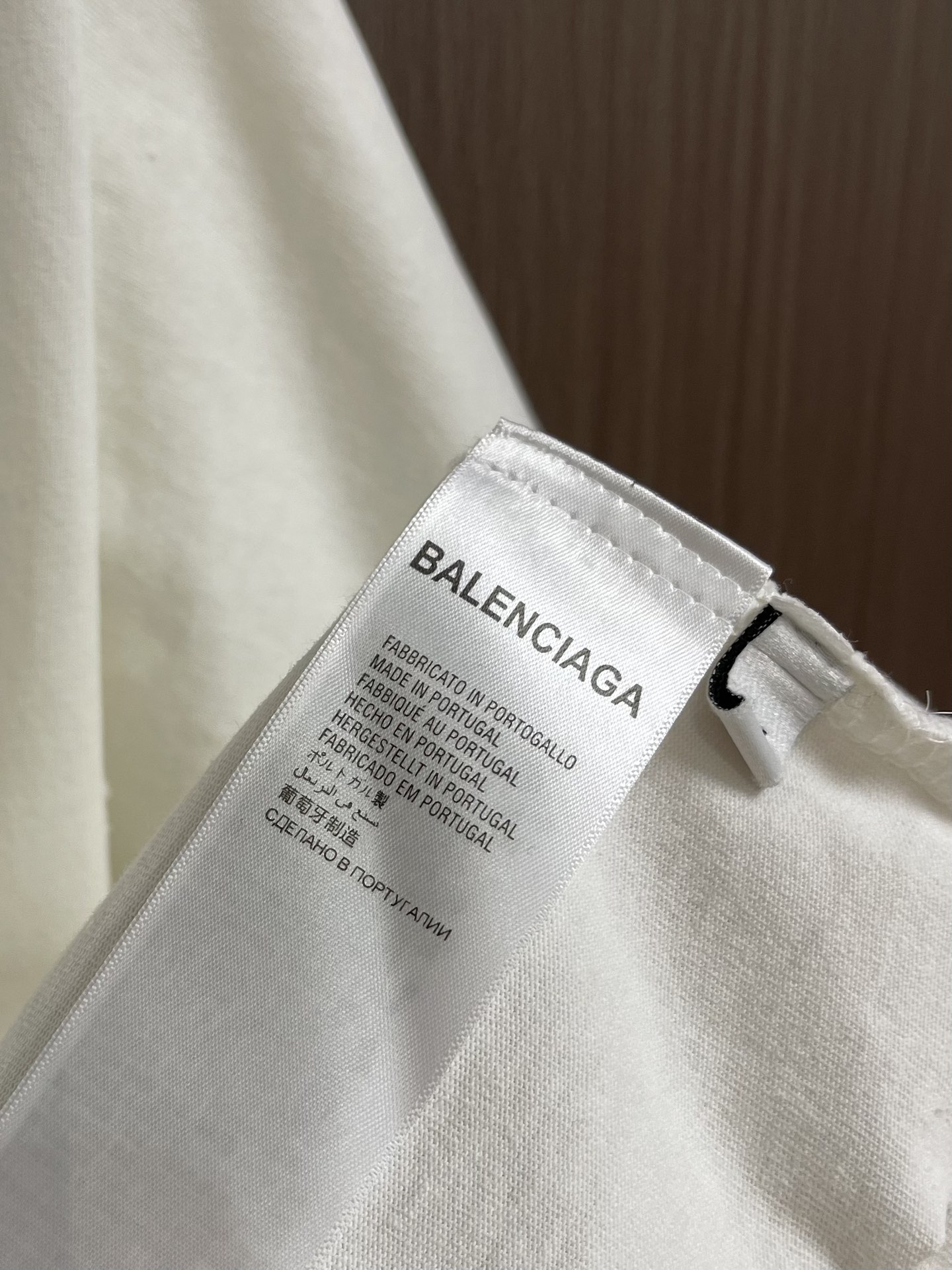 BALENCIAGA2024SS春夏新款男女同款短袖T恤！字母logo印花工艺设计做旧破洞设计！精选客供