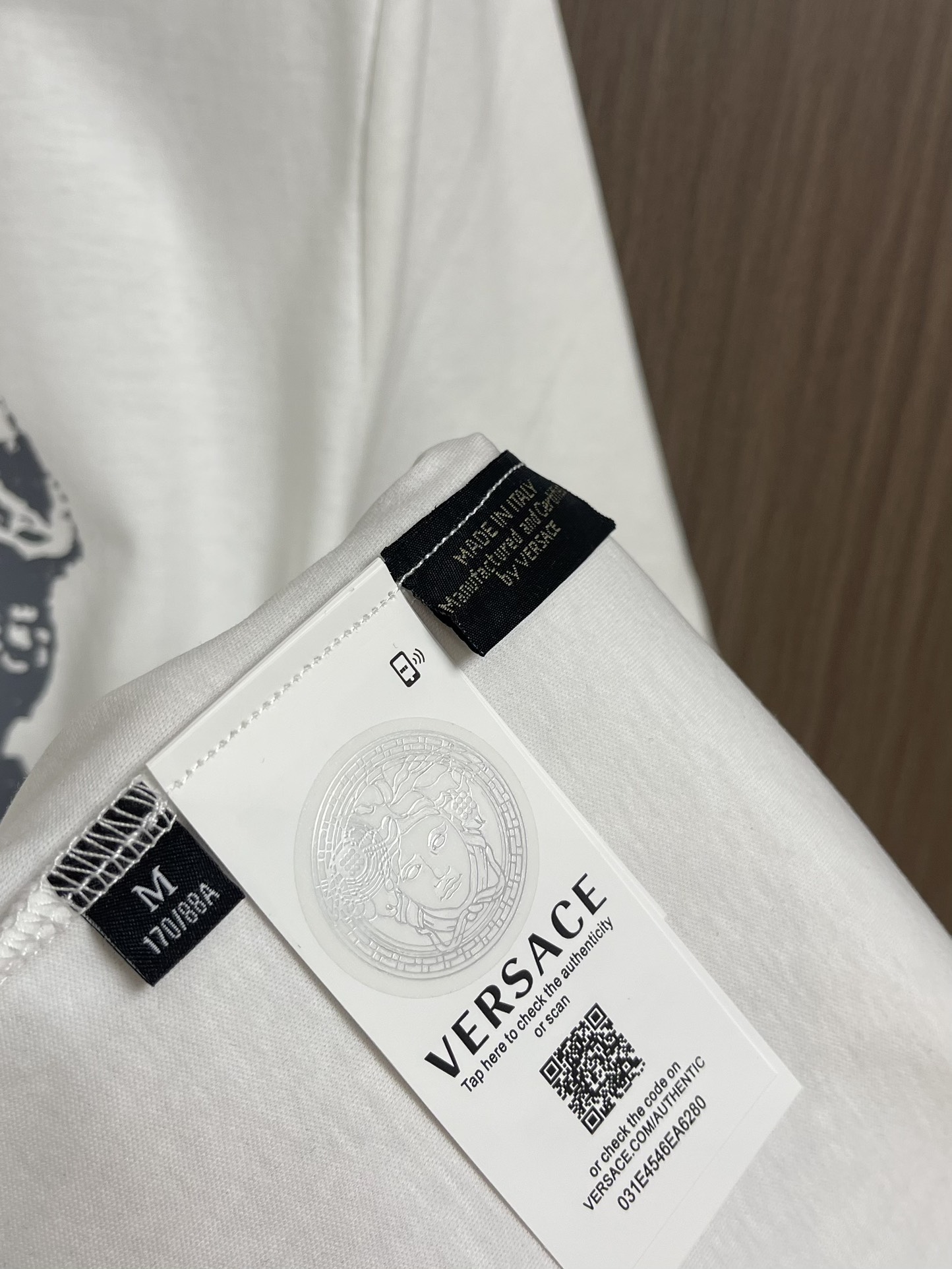 Versace2024ss早春logo印花短袖T恤柜台橱窗展示款优质好面料柔软触感看似简单工艺却很复杂随