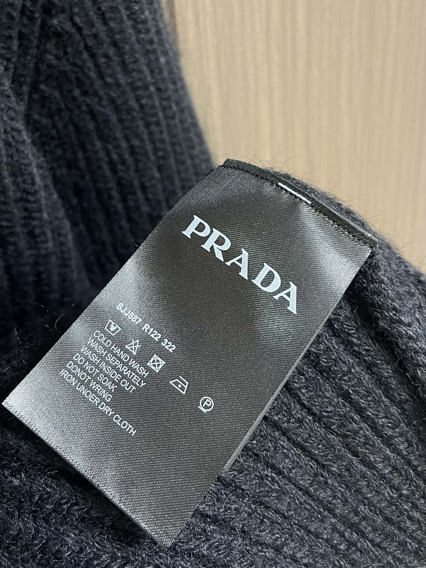 Prada Wool Cardigan Sweater - New Autumn/Winter Collection 10 i1724340691 4424 7