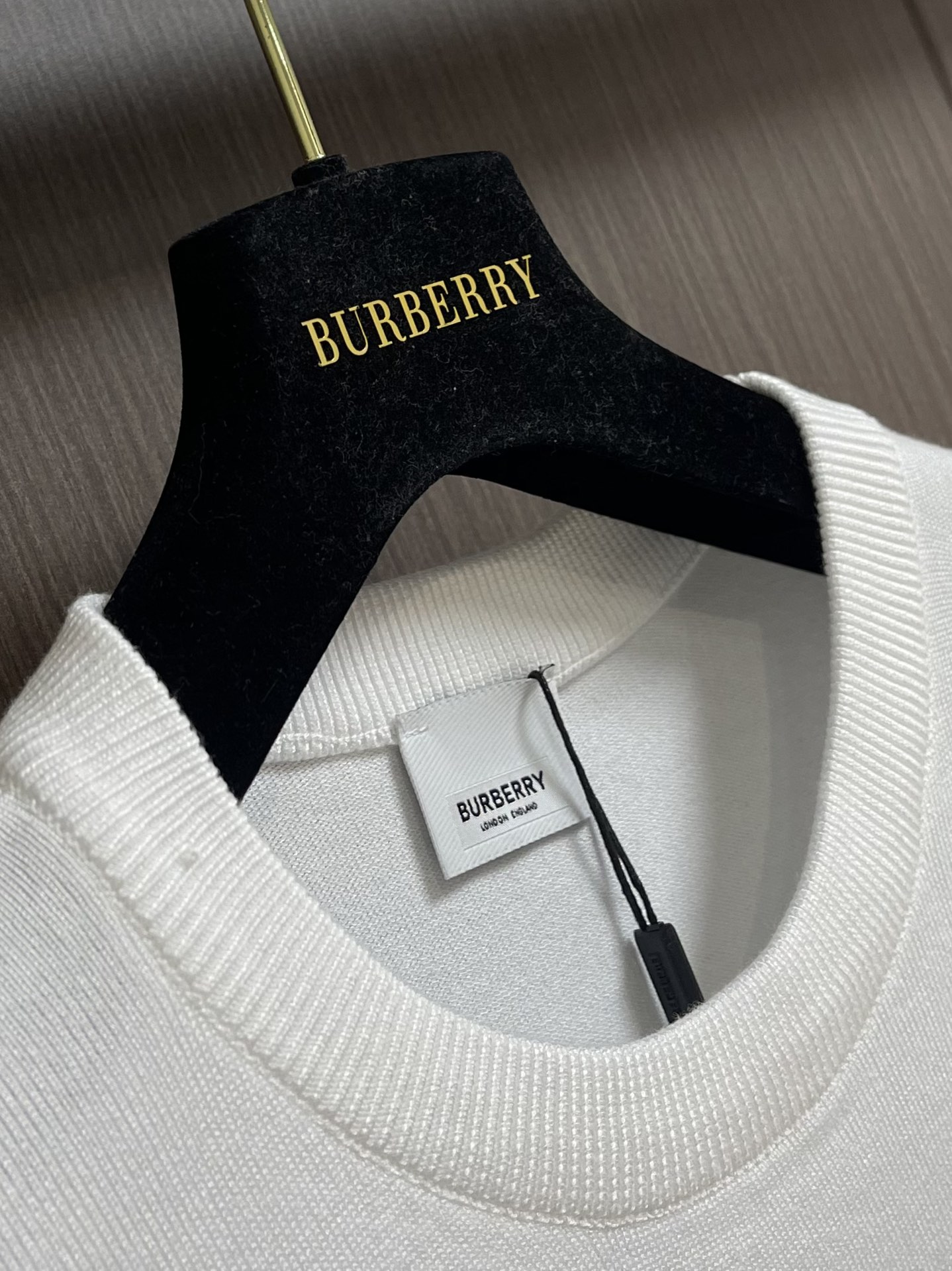 Burberry2024ss秋冬新品战马标识图案毛衣进口原版科技羊毛精纺！精细针织一体色彩混织纯手工技艺