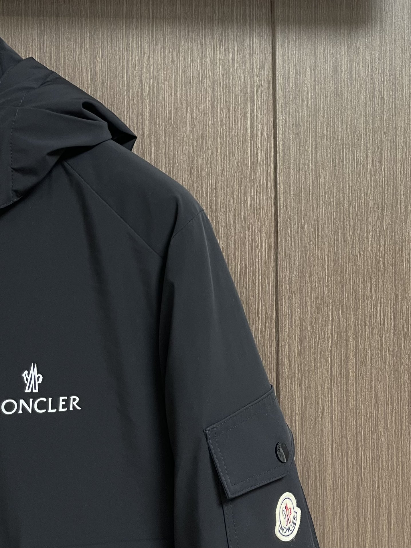 moncler2024ss冬季新款羽绒外套！品相非常完美舒适保暖非常出彩的设计轻松将时髦感进阶做工极为考