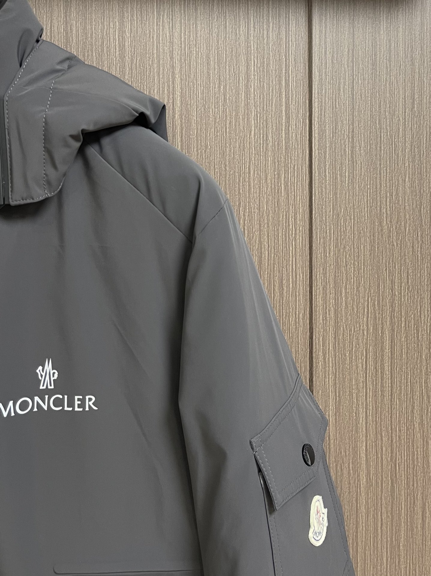 moncler2024ss冬季新款羽绒外套！品相非常完美舒适保暖非常出彩的设计轻松将时髦感进阶做工极为考