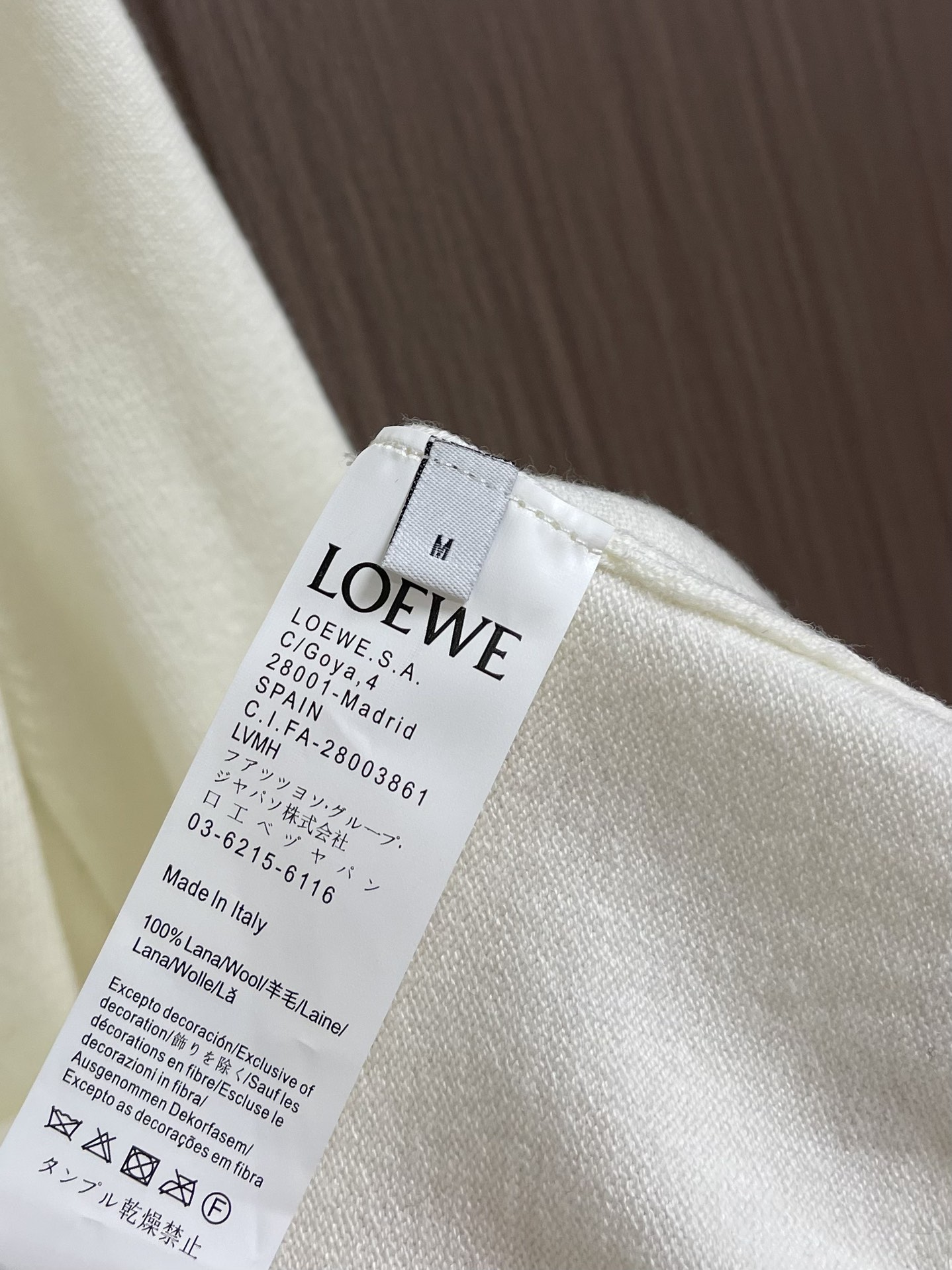 loewe立体logo羊毛100针织毛衣基础穿搭又时尚有型的针织衫重点是超级好搭配的单品纯白素色设计简简