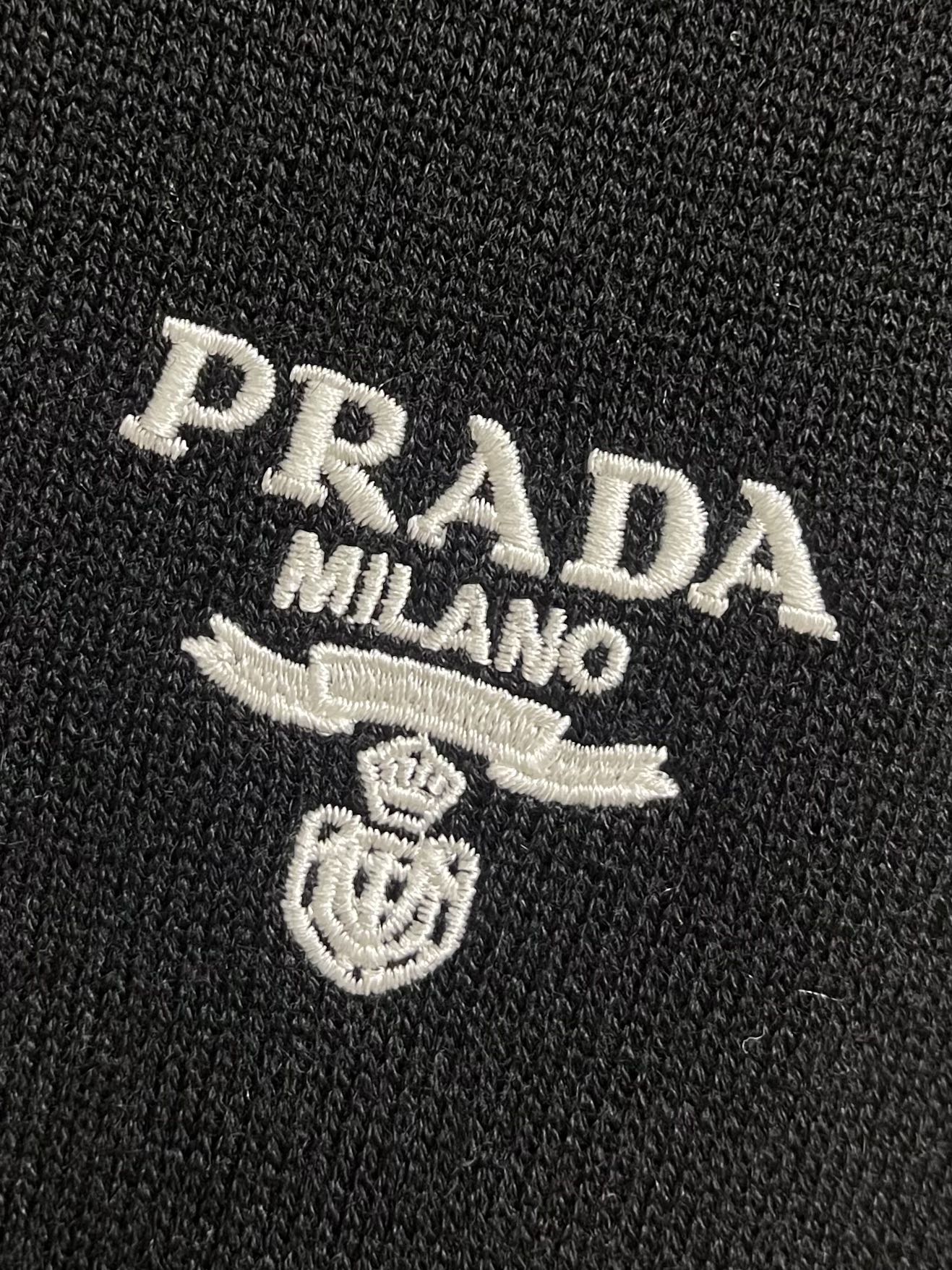 Prada2024ss秋冬男士圆领针织毛衣羊毛混纺材质保暖性好有质感极具亲肤感与舒适性衣身徽标属于品牌灵