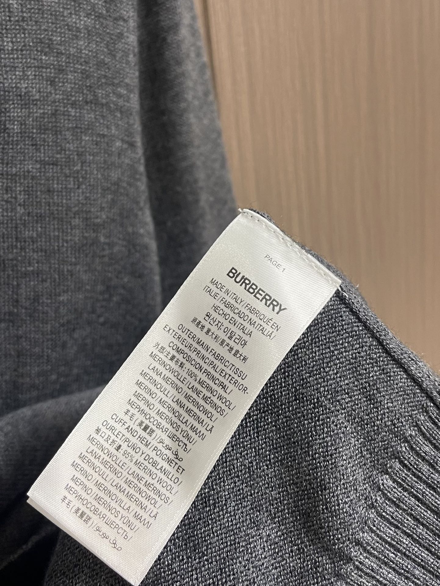 Burberry2024s经典战马绣花针织毛衣！百灵达精美刺绣战马全件收花工艺毛料升级到100羊毛手感柔