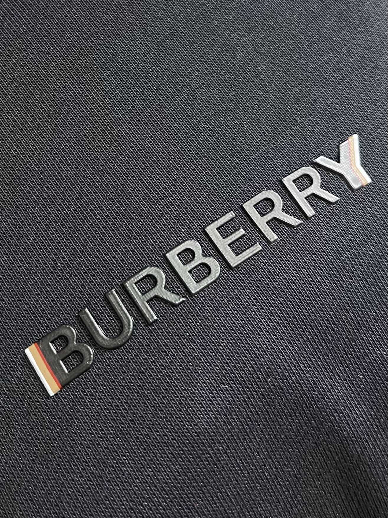 Burberry2024fw早秋新款圆领卫衣男女同款！独特吸引人的眼球这一款卫衣品相品质都在线舒适度一如