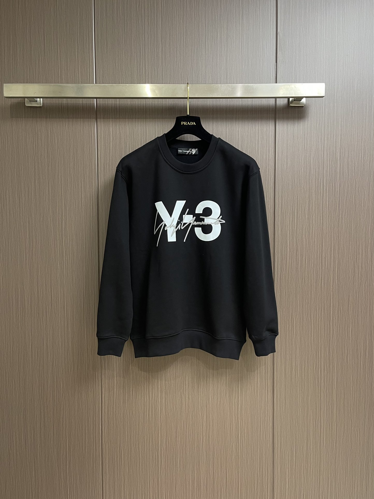 NO:571329,Y3 new early autumn men's round-neck sweatshirt, a one-to-one top-quality replica of the original version, imported custom fabrics, the latest threads on the collar, solid color clean design, and precise stitching!  Perfect condition. Sizes M-3XL,,hoodie,sweatshirts,alexander wang19860909Y3 早秋新款男款圆领卫衣,原版一比一顶级复刻,客供进口定制面料,领口最新螺纹,纯色净版设计,精准车工走线！完美品相.尺码M-3XL,,hoodie,sweatshirts,alexander wang,Men's clothing