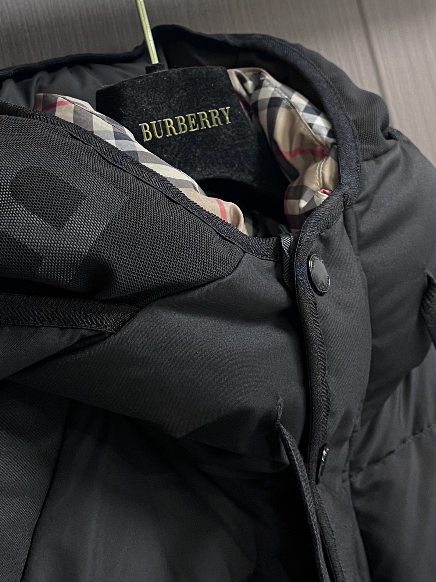 Burberry2024ss新款男士面包服羽绒服面料柔软舒适上身版型超赞拉链辅料都是客供进口面料轻便舒适