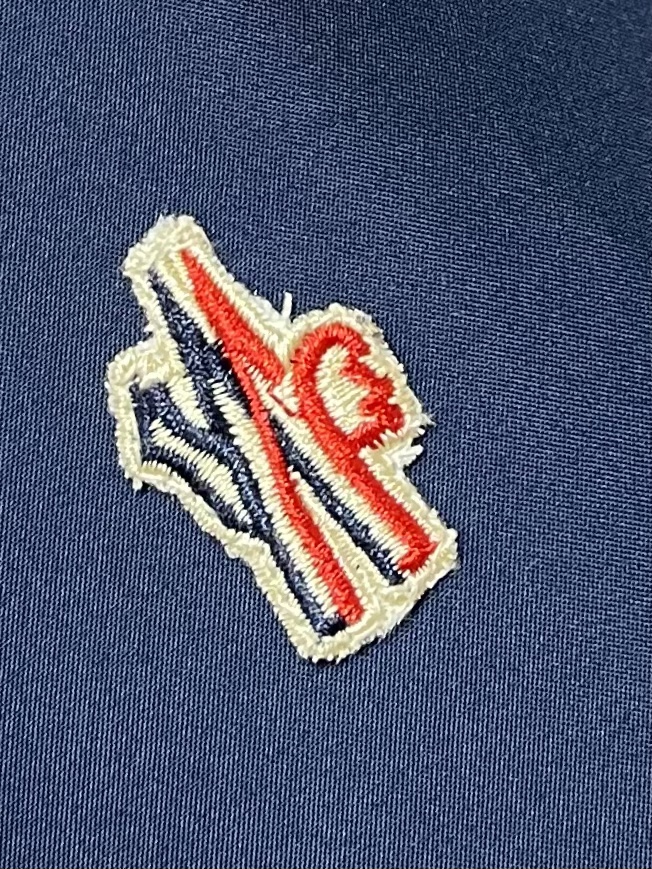 moncler grenble压胶滑雪羽绒服 彰显造型气质的不朽传奇．极致款的休闲户外型羽绒服，寒风凛冽