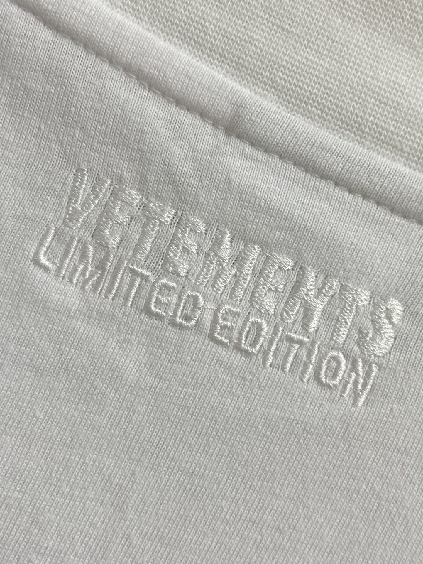 “Vetements Wittmann 2025s Logo T-shirts: High Quality Fabric, Gender Equality, Various Sizes” - 图片 6