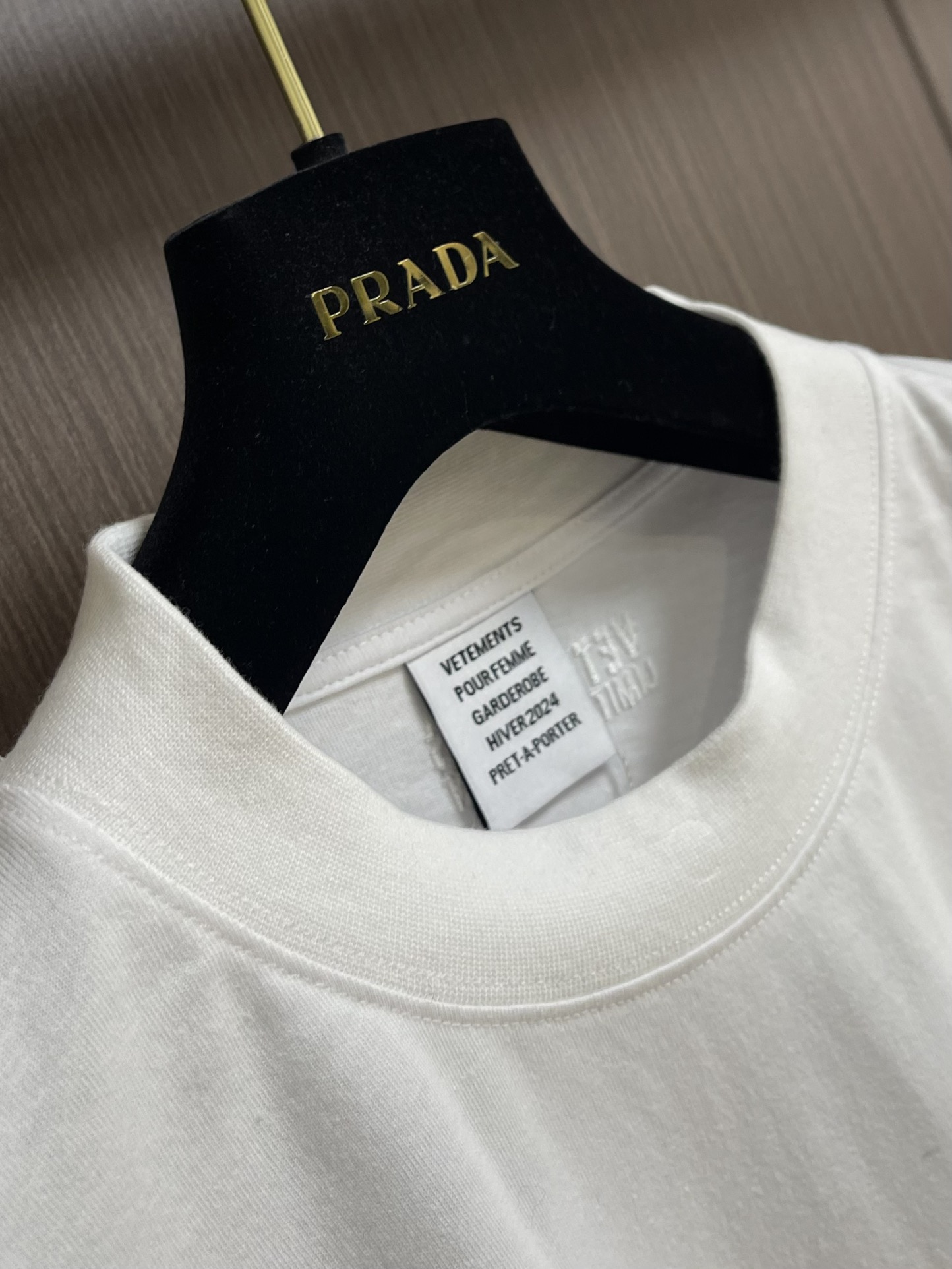 “Vetements Wittmann 2025s Logo T-shirts: High Quality Fabric, Gender Equality, Various Sizes” - 图片 3