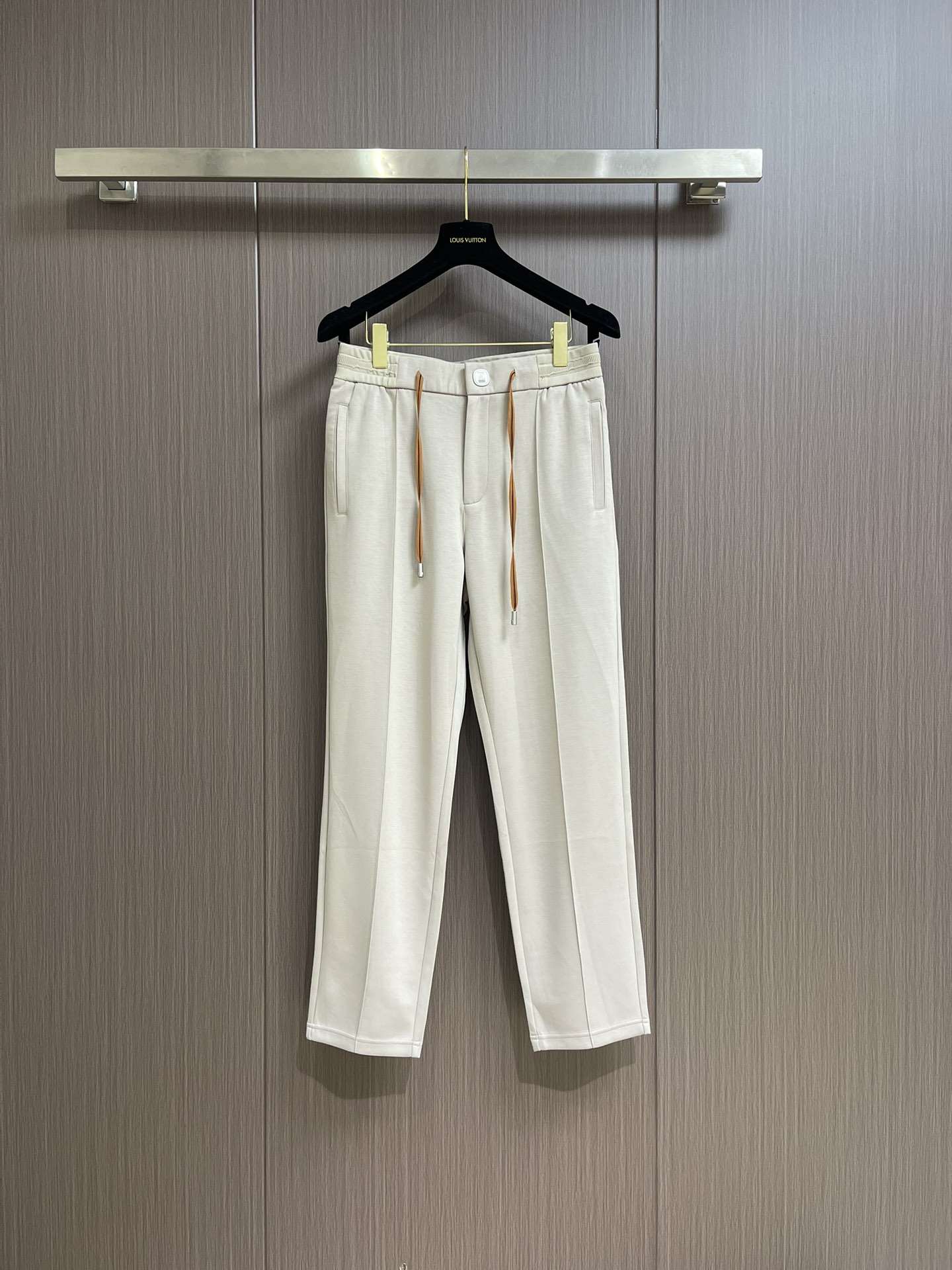 NO:121605,Zegna 2025ss early spring new casual pants, customized original fabric, high-quality customized hardware accessories, special touch, super texture, comfortable, soft and breathable, casual and loose style, the first choice for essential items in autumn and winter!  Size M-3XL, alexander wang19860909Zegna 2025ss早春新款休闲裤,定制原版面料 高品质定制五金配件 皮肤特别手感、超级质感舒适柔软透气 休闲宽松版型 秋冬必备单品首选！尺码M-3XL,,alexander wang,Men's clothing