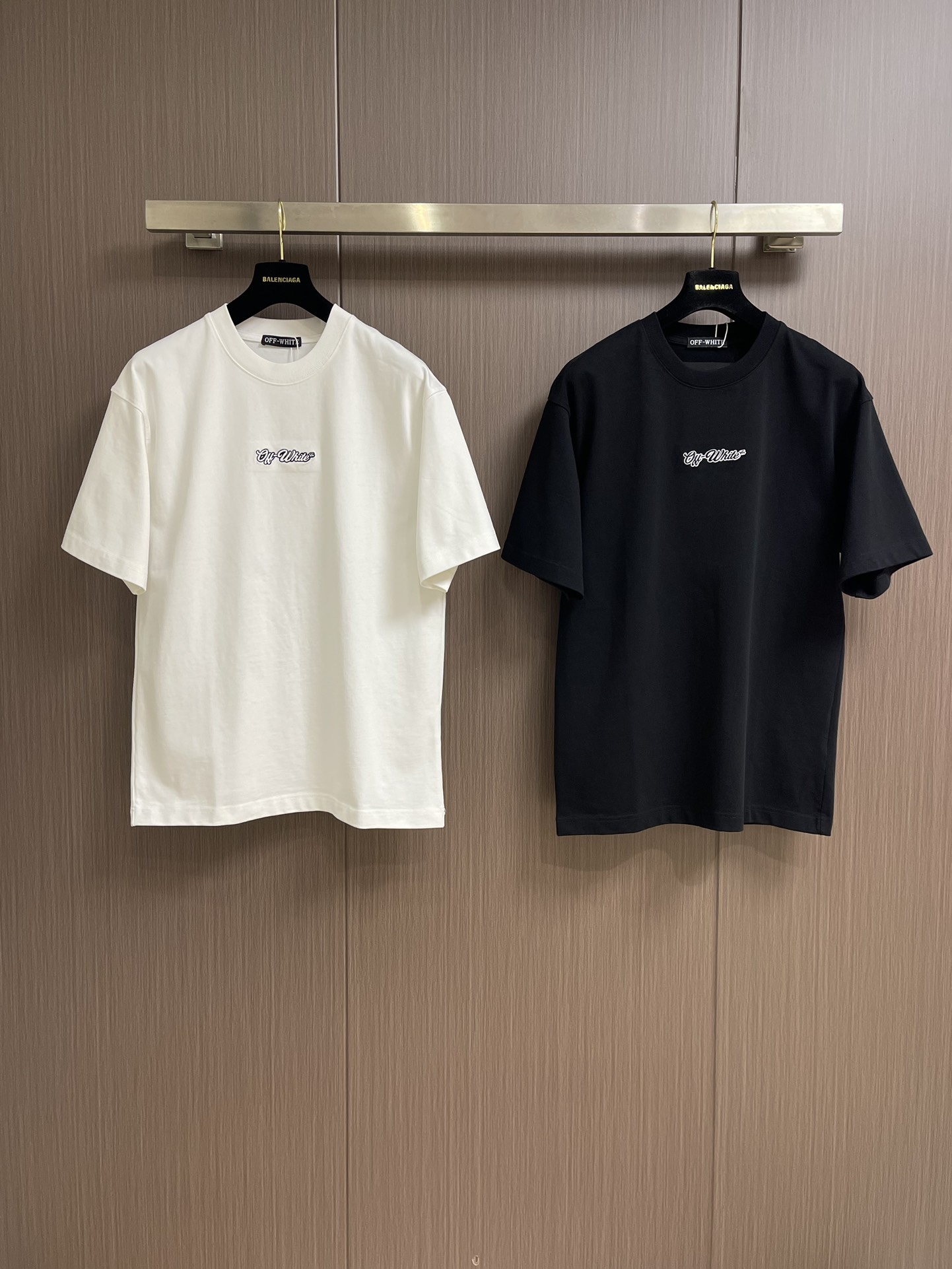 OFF-WHITE 2025s Logo T-shirt: 100% Cotton, High-Density Threaded Neck, Various Sizes Available - 图片 3