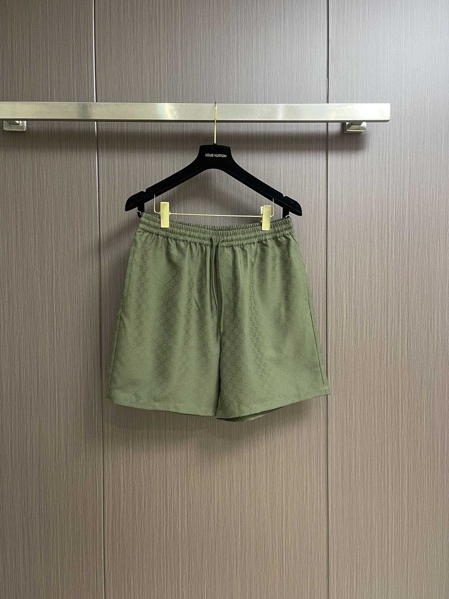 NO:131595,gucci SS dark pattern printed shorts can be paired with various T-shirts in the same season to create a fashionable look, control various occasions, customize auxiliary materials, complete three standards, the same style as men and women!  Size 46-52 S-XL, gucci, shorts, tees, t-shirt, alexander wang19860909gucci SS暗纹印花短裤,能与同季各类T恤搭配营造时尚造型,驾驭各种场合,定制辅料,三标齐全,男女同款！尺码46-52 S-XL,,gucci,shorts,tees，t-shirt,alexander wang,Men's clothing