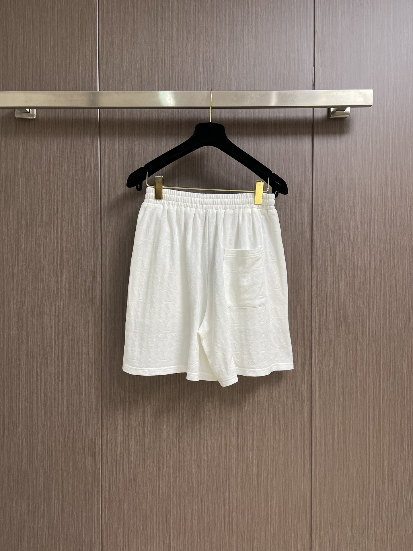 LV Dark-Stamped Logo Short-Sleeve T-Shirt Suit in Custom Cotton Fabric - 图片 8