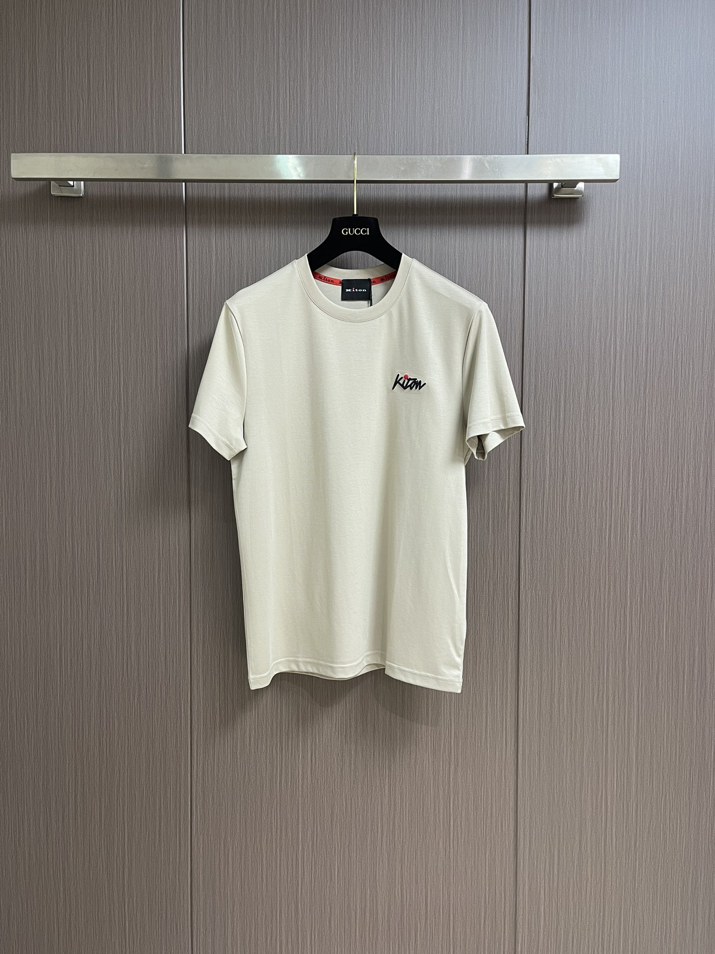 NO:139933,Kiton's chest embroidered logo logo round neck short-sleeved T-shirt was founded in Naples, Italy in 1968. Founder Ciro Paone has an almost crazy persistence in quality. 