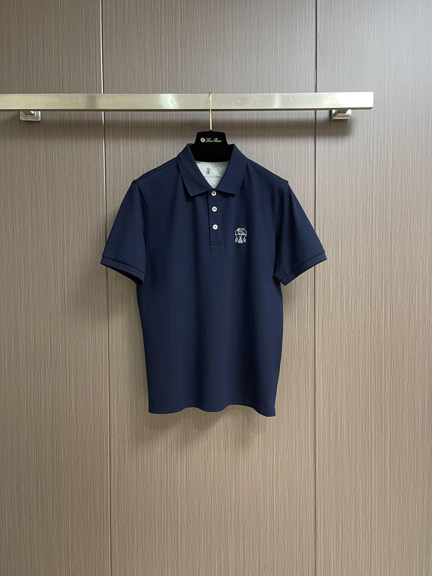 NO:141604,LP loro piana 2025SS new short-sleeved POLO, handsome and fashionable, simple and versatile. Fabric cotton is not only crisp, maintains a fashionable silhouette, but also comfortable to wear, and the yarn is more delicate. Size M-3XL, loro piana, loro piana, T-shirt, alexander wang19860909LP loro piana 2025SS新品短袖POLO,帅气时尚,简约百搭款.面料棉 不仅挺括,保持潮流的廓形,又穿着舒适,纱织更细腻.尺码M-3XL,,loro piana,loro piana,T-shirt,alexander wang,Men's clothing