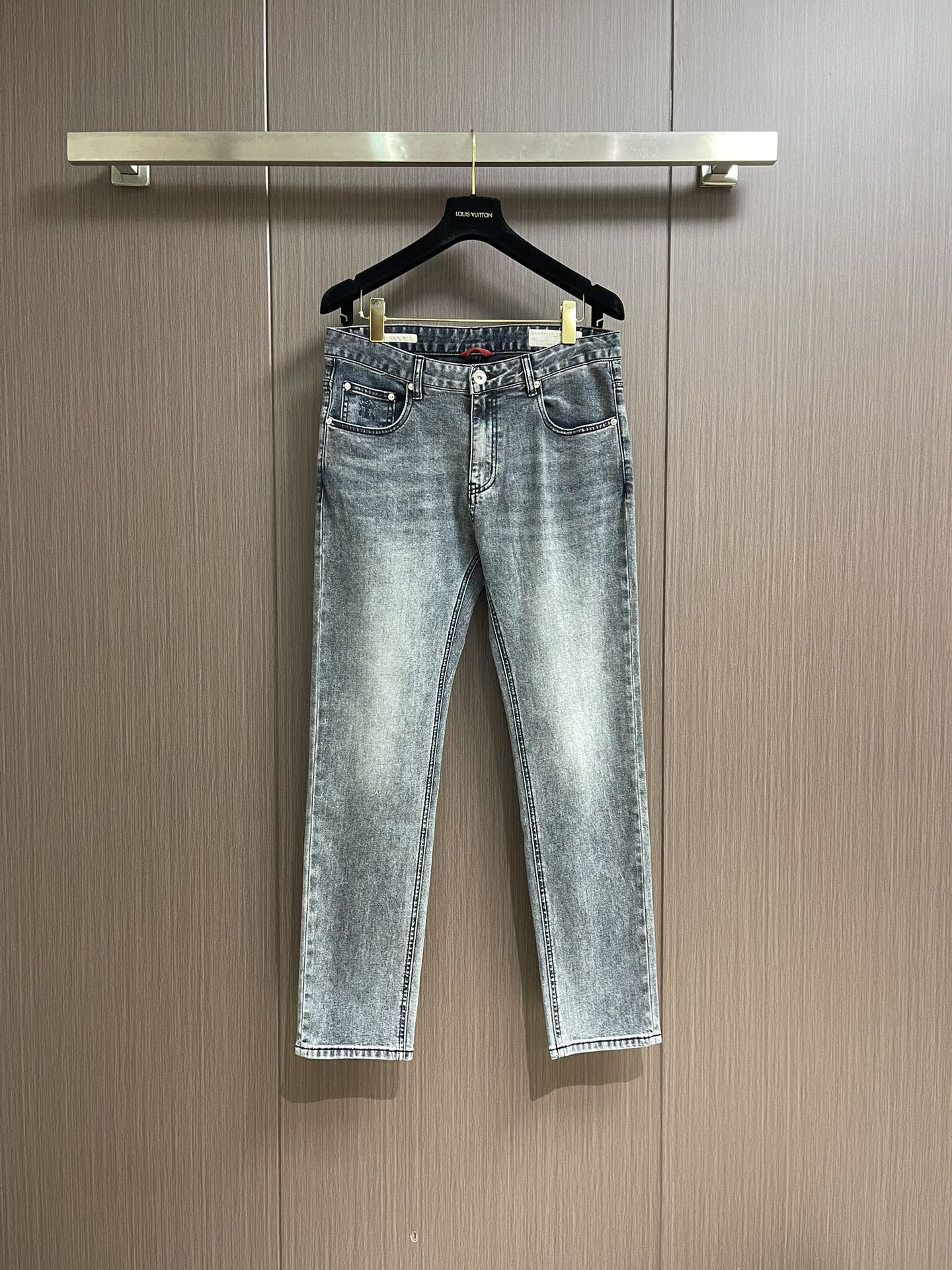 NO:144136,BrunelloCucinelli BC Men's casual jeans, 2025SS early spring new style, perfect edging inside, customized original hardware, exquisite leather cards on the back, imported denim fabric for customers, wide style and versatile upper body. Size 29-38 35 without 37 021015,,brunello cucinelli,jeans,alexander wang19860909BrunelloCucinelli BC 男士休闲牛仔裤,2025SS早春新款,内里完美包边,定制原版五金,背面精美皮牌,客供进口牛仔面料,版型挺阔 上身百搭.尺码29-38 有35 无37 021015,,brunello cucinelli,jeans,alexander wang,Men's clothing