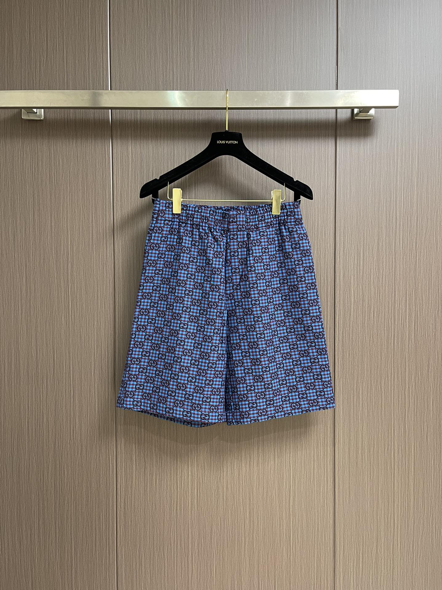 NO:144831,GUCCI 2025ss new short sports pants, this model is made of Vichy cotton-wool blend jacquard fabric, making it more refined. Elastic belt design, two side pockets and two back pockets. Size S-XL, gucci, alexander wang19860909GUCCI 2025ss新款短运动裤,此款采用Vichy棉毛混纺提花面料打造,更显精致格调.松紧腰带设计,两个侧袋和两个后袋.尺码S-XL,,gucci,alexander wang,Men's clothing