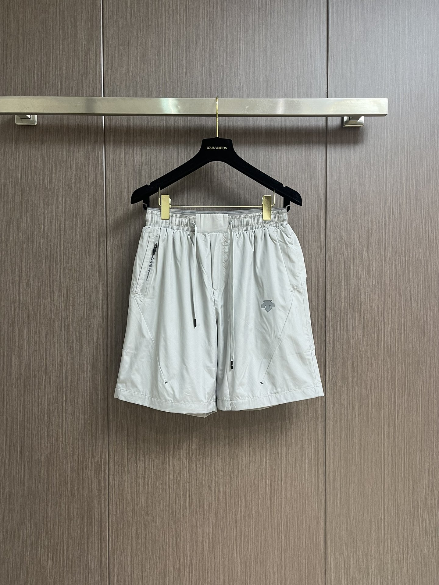 NO:144859,DESCENTE 2025SS summer new casual shorts quick-drying shorts, customized fabrics are light, breathable and quick-drying. This pants are very versatile and can be worn in daily and outdoor sports. The elastic waist design is more comfortable to wear!  Size 48-56, shorts,alexander wang19860909DESCENTE迪桑特 2025SS夏季新款休闲短裤速干短裤,定制面料轻薄,透气,快干,此款裤非常百搭,日常、户外运动都可以穿,弹力腰设计穿着更舒适！尺码48-56,,shorts,alexander wang,Men's clothing