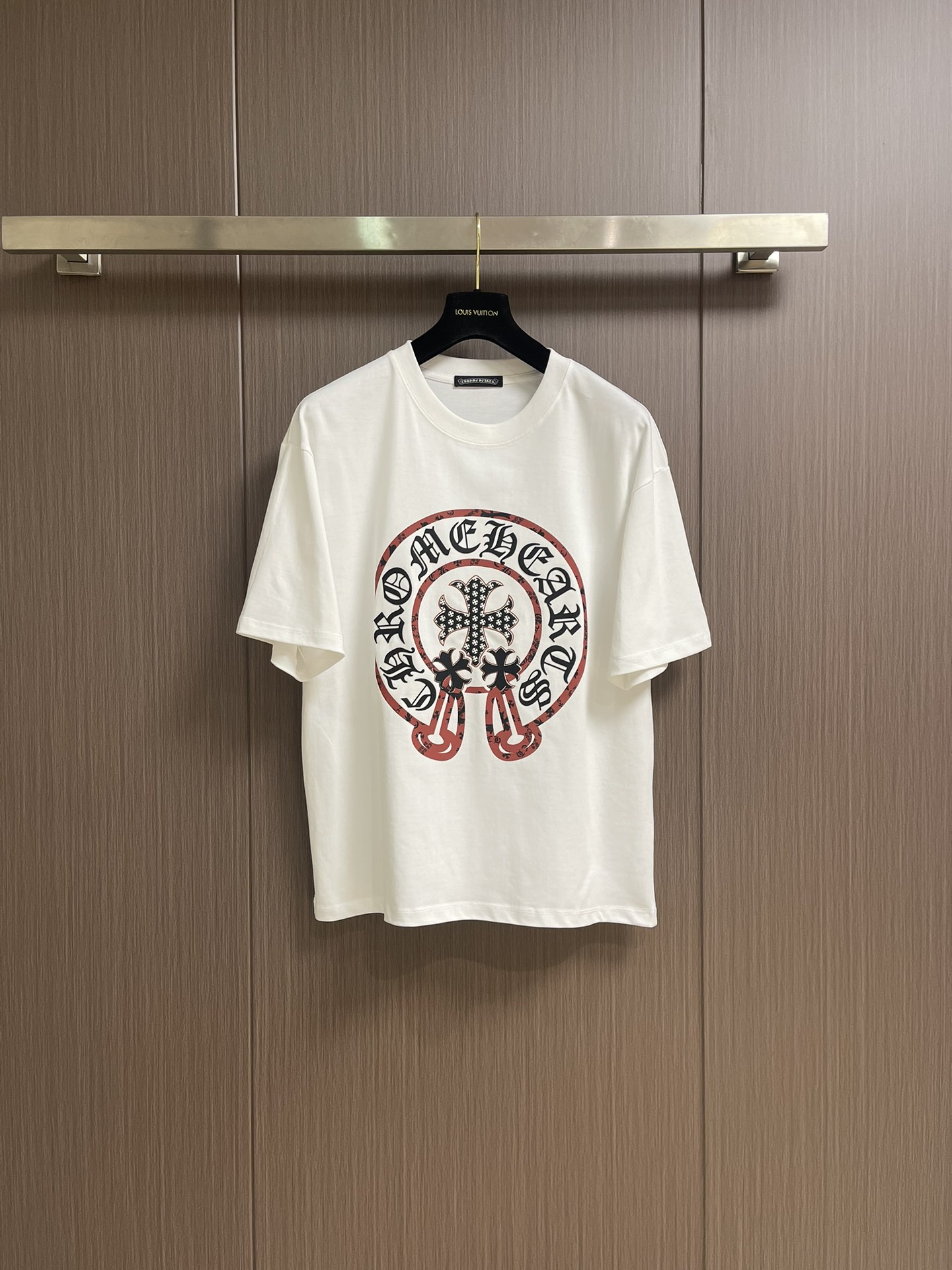 NO:152665,Chrome Hearts CH 2025SS early spring new printed short-sleeved T-shirt, offset printing design, customized high-woven pure cotton fabric, exquisite cross flower super craftsmanship, design fashion trend, top body effect is excellent. Size S-XXL,,chrome hearts,chrome hearts,T-shirt,tees,t-shirt,alexander wang19860909Chrome Hearts CH 克罗心 2025SS早春新款印花短袖T恤,胶印设计,订制高织纯棉面料,精美十字花超强工艺,设计时尚潮流 上身效果超赞.尺码S-XXL,,chrome hearts,chrome hearts,T-shirt,tees，t-shirt,alexander wang,Men's clothing