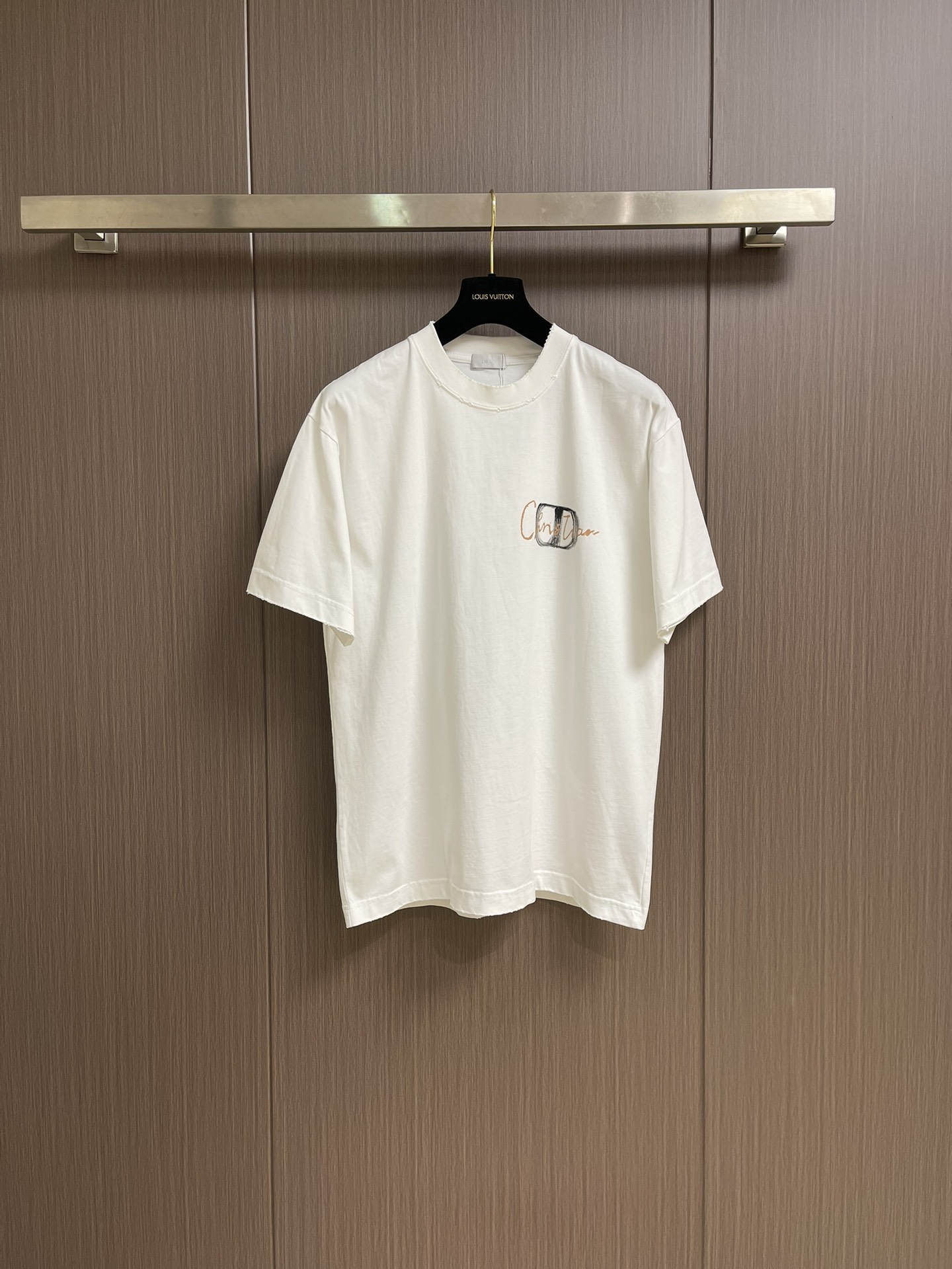 NO:152731,Dior letter graffiti logo logo short-sleeved T-shirt. Customized 240g same-cage dyed fabric, very comfortable to touch, os shoulder-drop style, fashionable and personalized, super versatile and beautiful, very suitable for both men and women, a must-have for everyone. Size S-XXL,,dior,T-shirt,tees,t-shirt,alexander wang19860909Dior 字母涂鸦印花 logo 标识短袖T恤.定制240克同缸染面料,手感非常舒服,os 落肩版型,时尚又个性,超级百搭好看的一款,男女都非常合适,人手必备款.尺码S-XXL,,dior,T-shirt,tees，t-shirt,alexander wang,Men's clothing