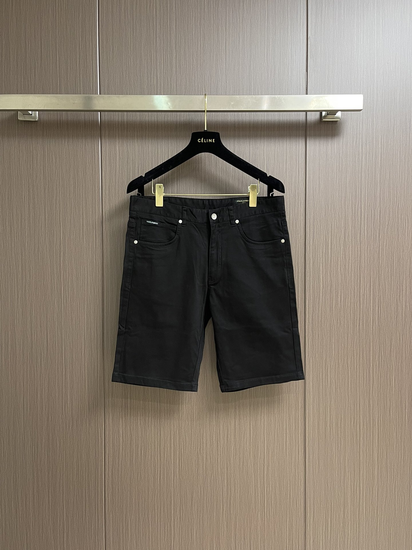 NO:155396,DG 2025SS spring and summer new casual shorts customized fabric, breathable and comfortable, impeccable details, brand elements design concept, reflecting high quality. The feel is delicate and soft!  It is casually cut, with a great upper body style!  Size 30-38 There are 35 No 37, Dolce & Gabbana, shorts, alexander wang19860909DG 2025SS春夏新款休闲短裤 定制面料 透气舒适度高,细节无可挑剔,品牌元素设计理念,体现高品质.手感细腻柔软！呈现休闲裁剪,上身版型超赞！尺码30-38 有35 无37,,Dolce&Gabbana,shorts,alexander wang,Men's clothing