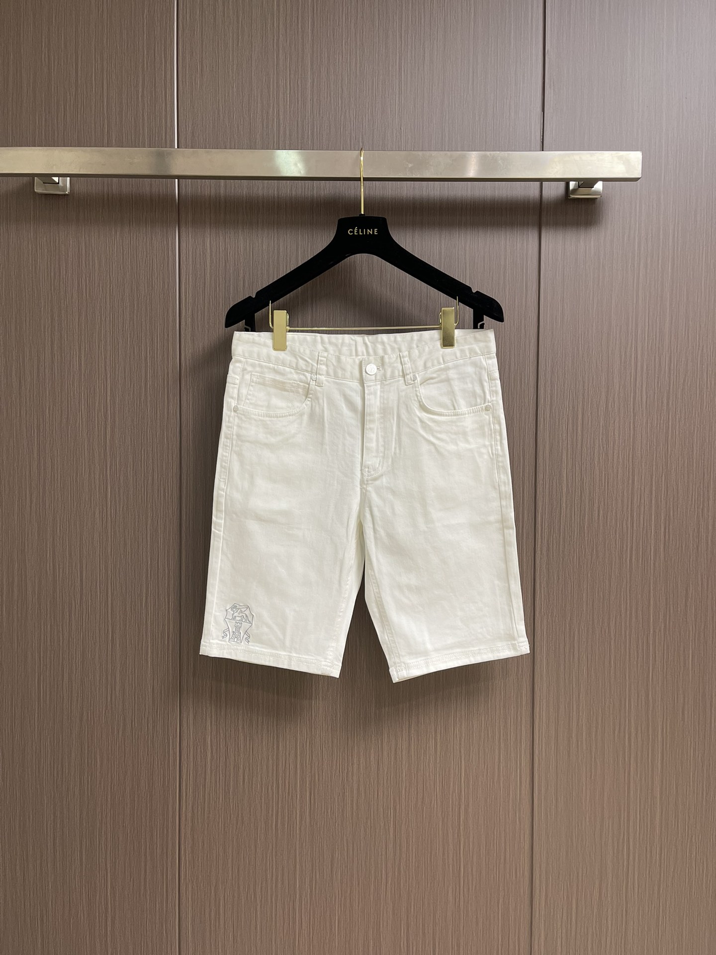 NO:155436,BC casual sports and casual five-point shorts, the cut version adds a unique luxury style.  Create a fashionable and casual matching style, the customer-supplied fabrics are refreshing in the skin, exquisite craftsmanship, and the texture of the weaving surface is the most powerful proof!  bc focuses on artistic and exquisite workmanship. Size 30-38 has 35 no 37, shorts, alexander wang19860909BC 休闲运动休闲 五分短裤,版裁剪增添独一无二的奢品风采．打造时尚随性的搭配风格,客供面料清肤透爽,工艺考究,织面的质感就是最有力的证明！bc注重的艺术性和精良做工.尺码30-38 有35 无37,,shorts,alexander wang,Men's clothing