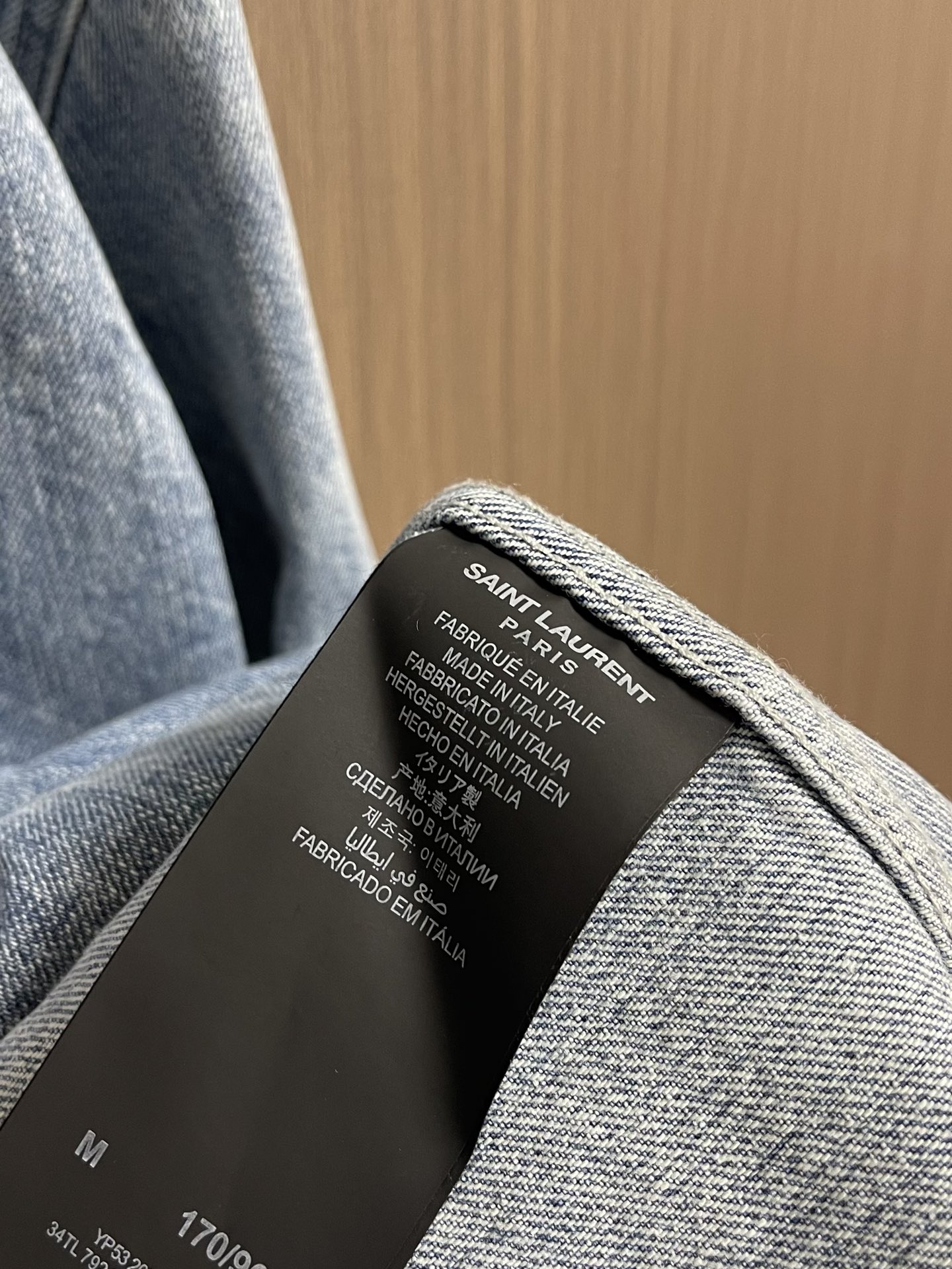 YSL Saint Laurent Embroidered Cowboy Coats with Customized Fabric and Vibrant YSL Embroidery - 图片 9