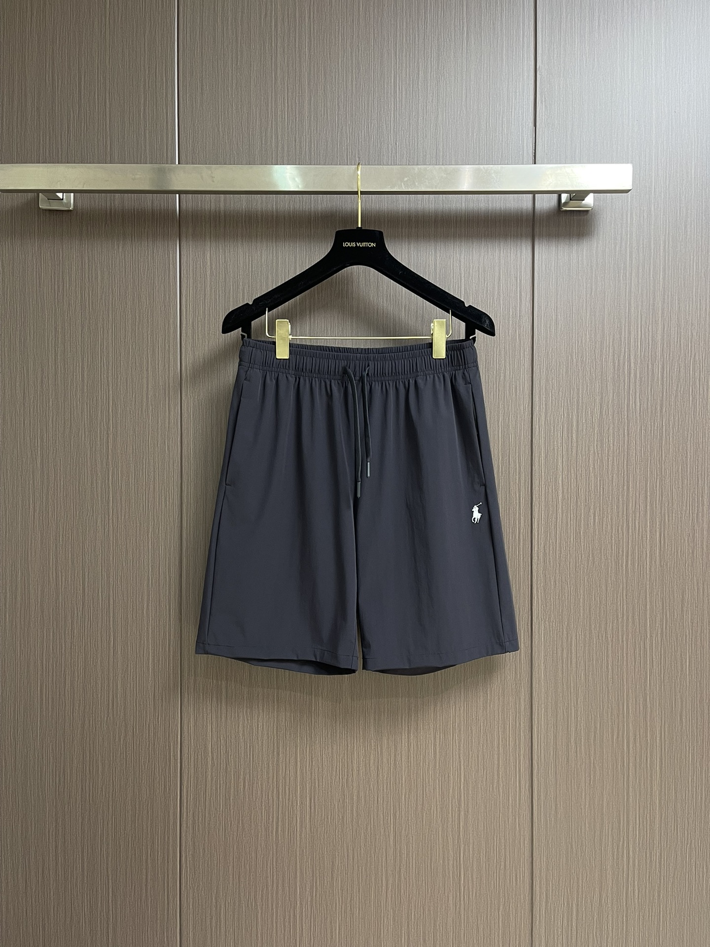 NO:422103,Ralph Lauren RL 2025ss Small Label Sport Shorts, can be paired with T-shirts or POLO shirts, making the summer look more refined. It is a must-have item for men in summer, highly recommended!  Size M-3XL, loro piana, shorts, alexander wang19860909Ralph Lauren RL 拉夫劳伦 2025ss 小标仔章运动短裤,可与t 恤或POLO衫搭配,令夏日造型更加精致,是男士夏季必备佳品,强烈推荐！尺码M-3XL,,loro piana,shorts,alexander wang,Men's clothing