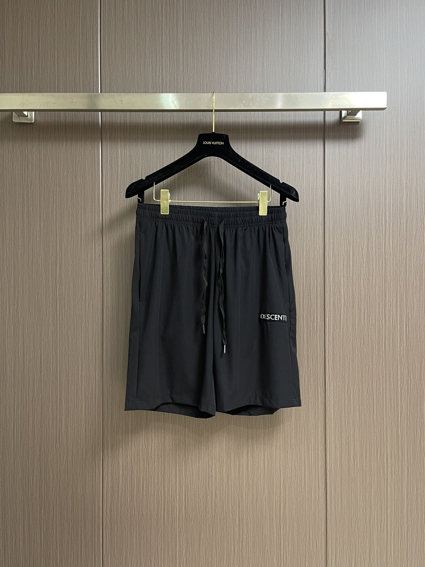 NO:422111,DESCENTE 2025SS summer new casual shorts quick-drying shorts, customized fabrics are light, breathable and quick-drying. This pants are very versatile and can be worn in daily and outdoor sports. The elastic waist design is more comfortable to wear!  Size M-3XL, shorts, alexander wang19860909DESCENTE迪桑特 2025SS夏季新款休闲短裤速干短裤,定制面料轻薄,透气,快干,此款裤非常百搭,日常、户外运动都可以穿,弹力腰设计穿着更舒适！尺码M-3XL,,shorts,alexander wang,Men's clothing