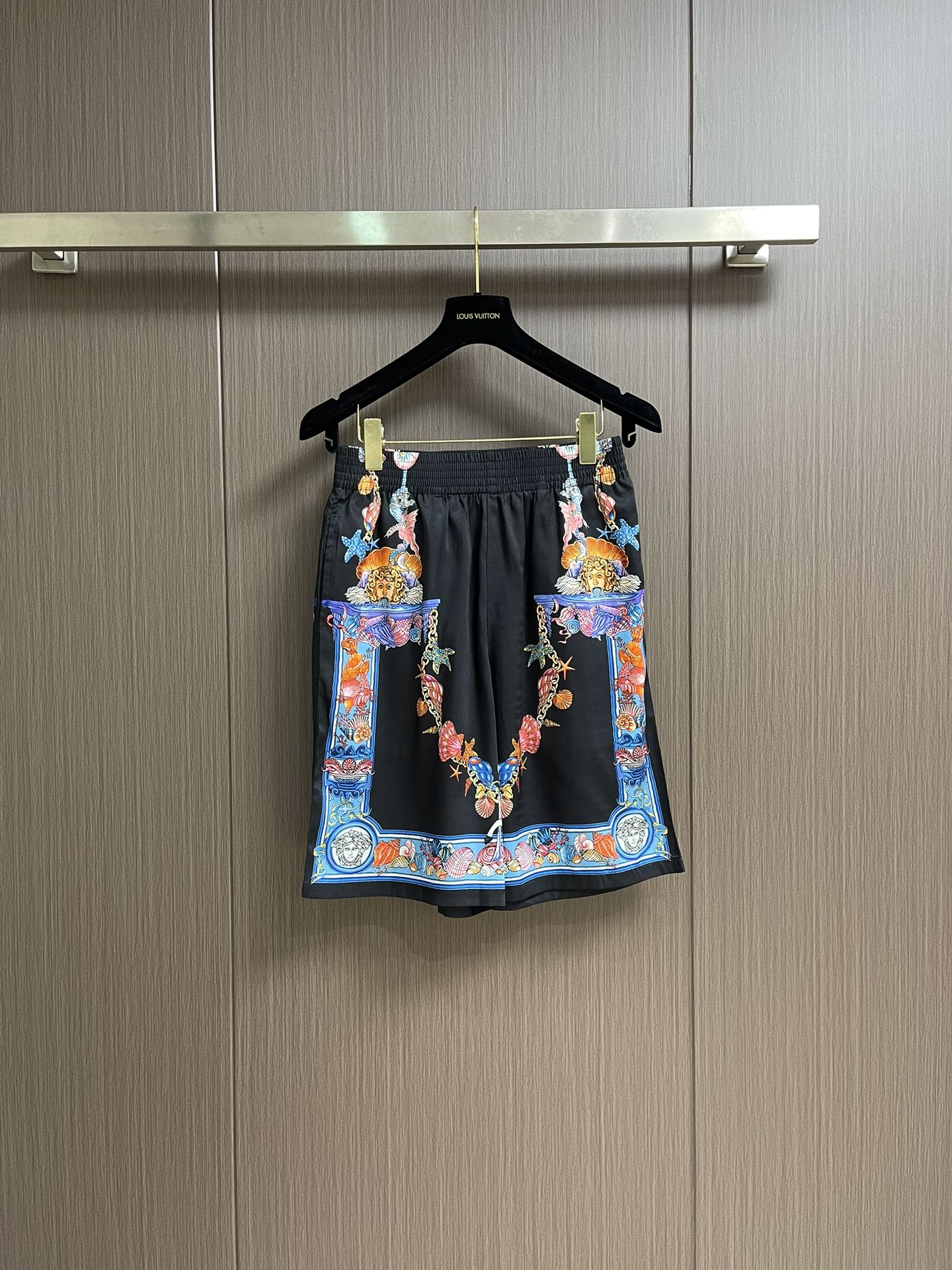 Versace Conjunto de Pantalones Cortos y Camiseta de Manga Corta con Estampado Coral