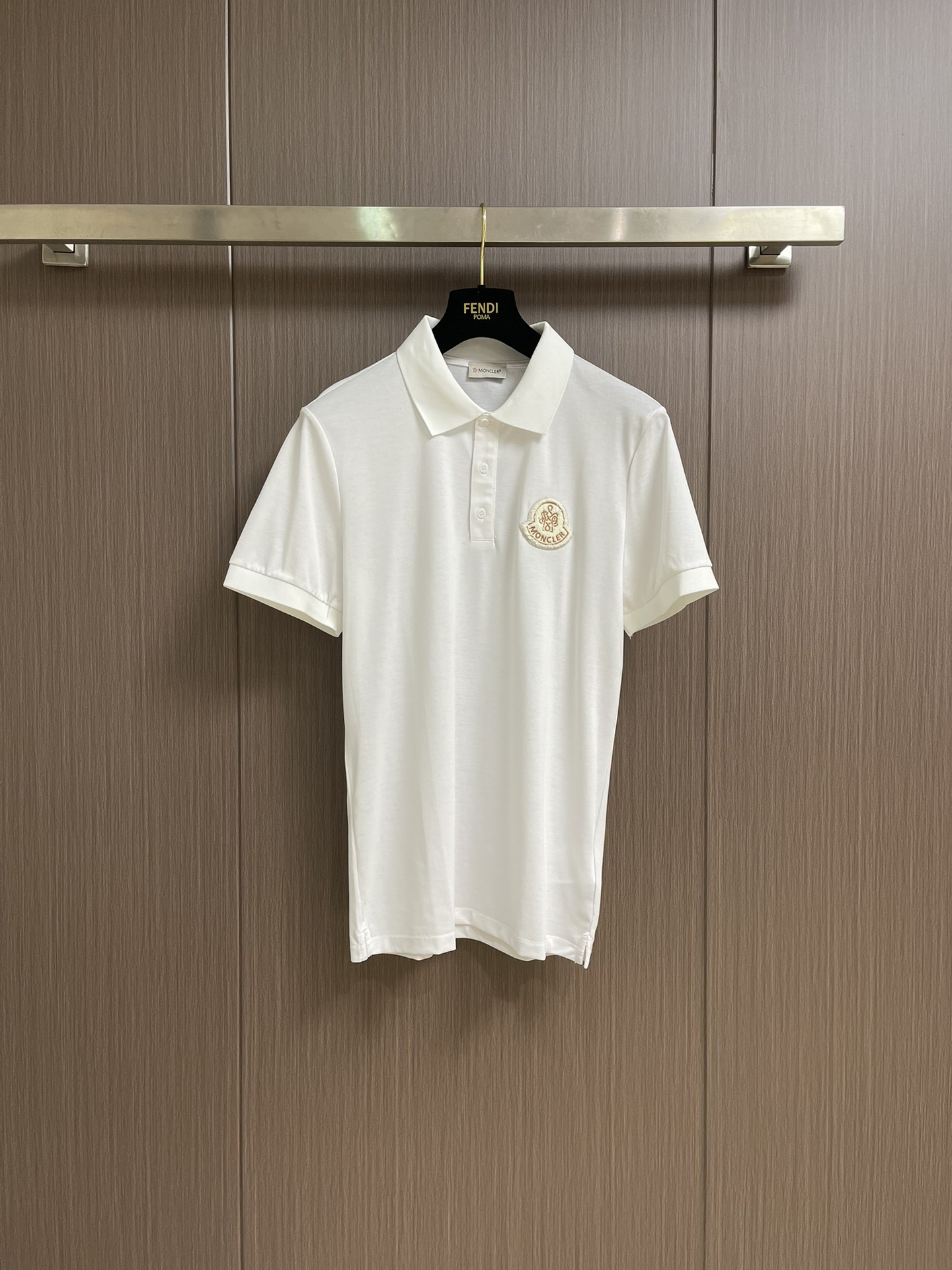 NO:418770,Moncler 2025ss summer new logo short-sleeved POLO!  Brand new imported beaded double mercerized fabric, comfortable and breathable, three-dimensional tailoring and excellent upper body effect, a must-have item for handsome men. Size 48-56, T-shirt, alexander wang19860909Moncler 2025ss 夏季新款logo仔章短袖POLO！全新进口珠地双丝光面料 手感舒适透气,立体剪裁上身效果极佳,型男必备单品.尺码48-56,,T-shirt,alexander wang,Men's clothing